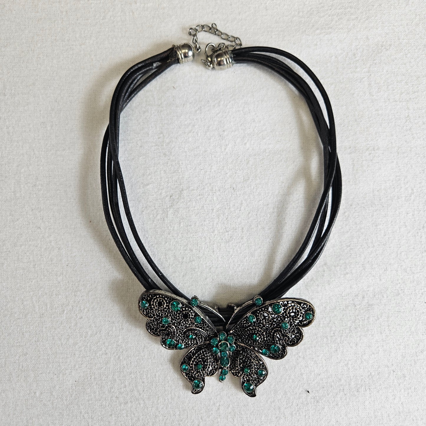 Maxi butterfly necklace in metal and stones