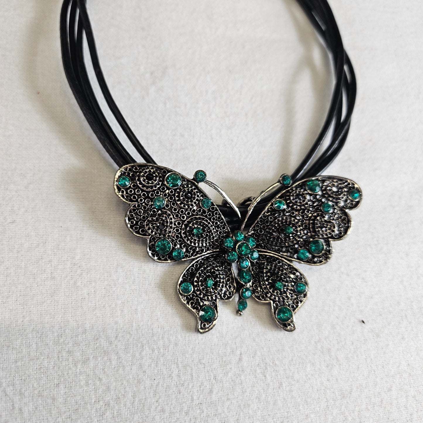 Maxi butterfly necklace in metal and stones