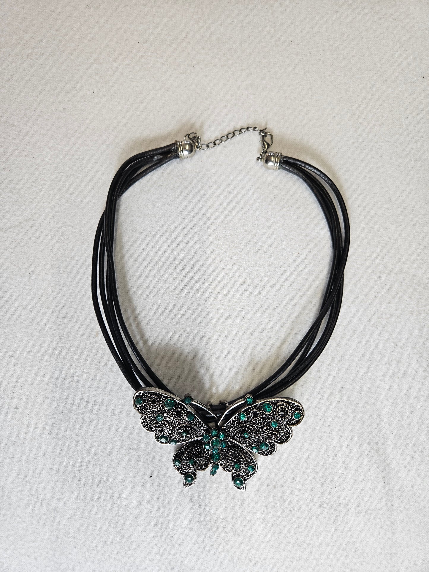 Maxi butterfly necklace in metal and stones