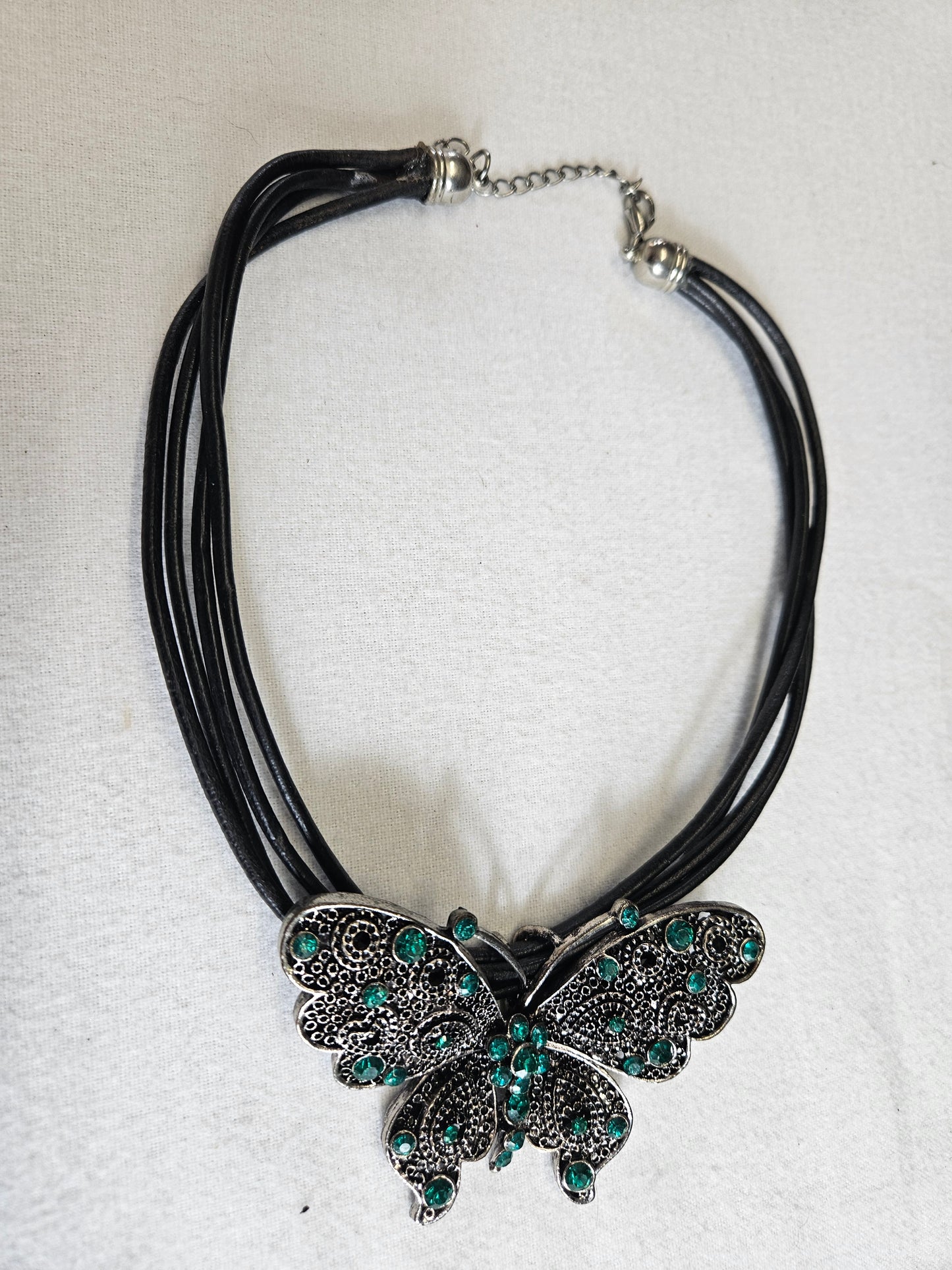 Maxi butterfly necklace in metal and stones