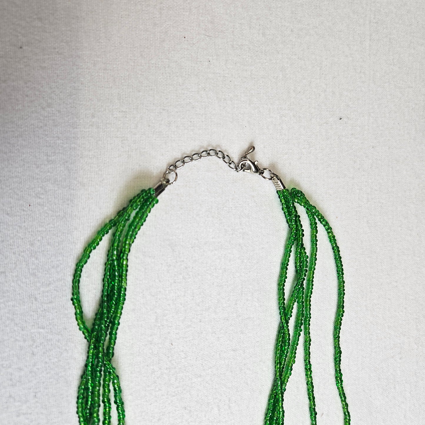 Green multi-row necklace