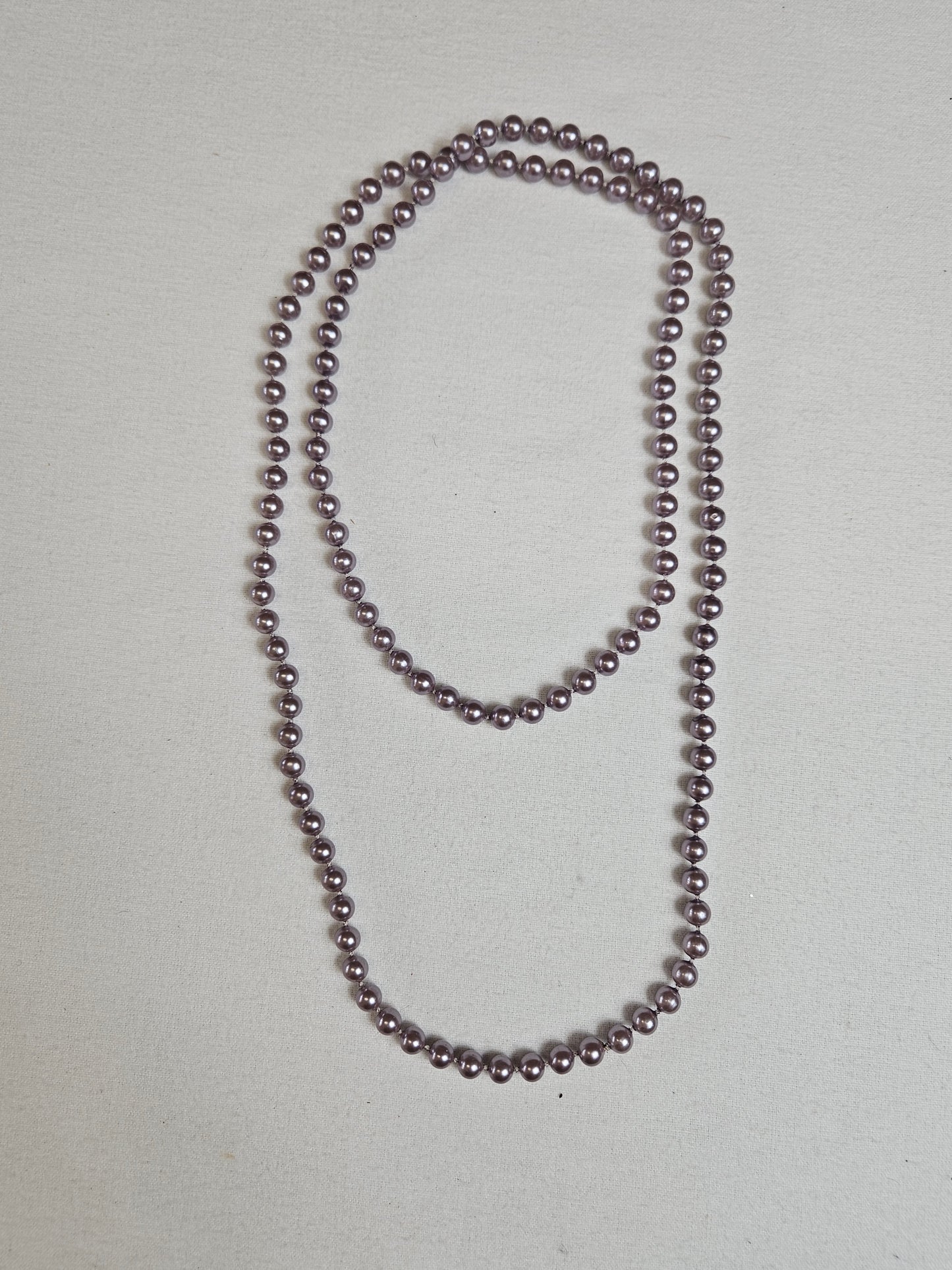 Collier de perles lilas