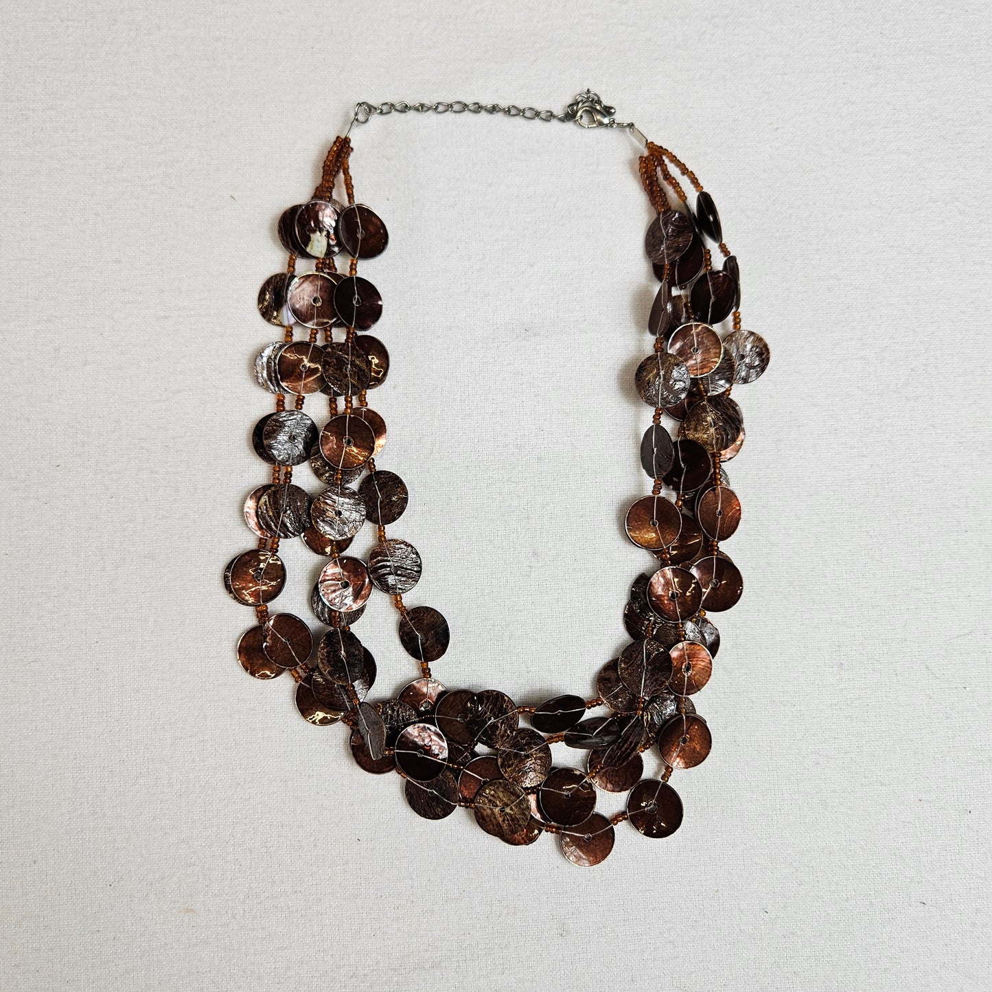 Collier multirangs marron