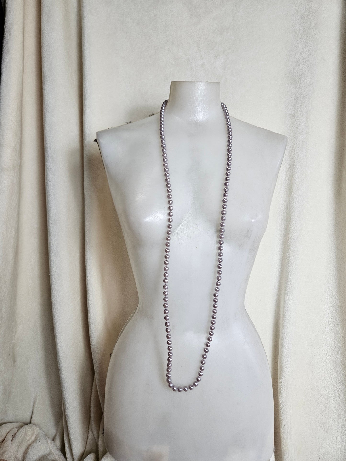 Collier de perles lilas
