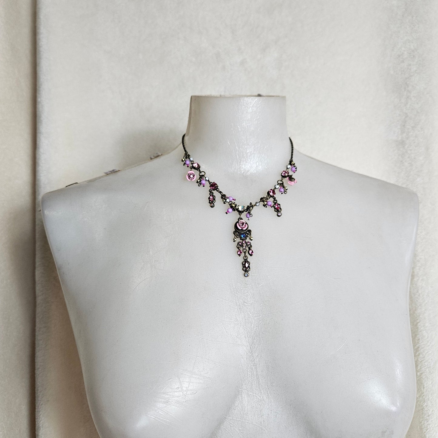 Flower charm necklace