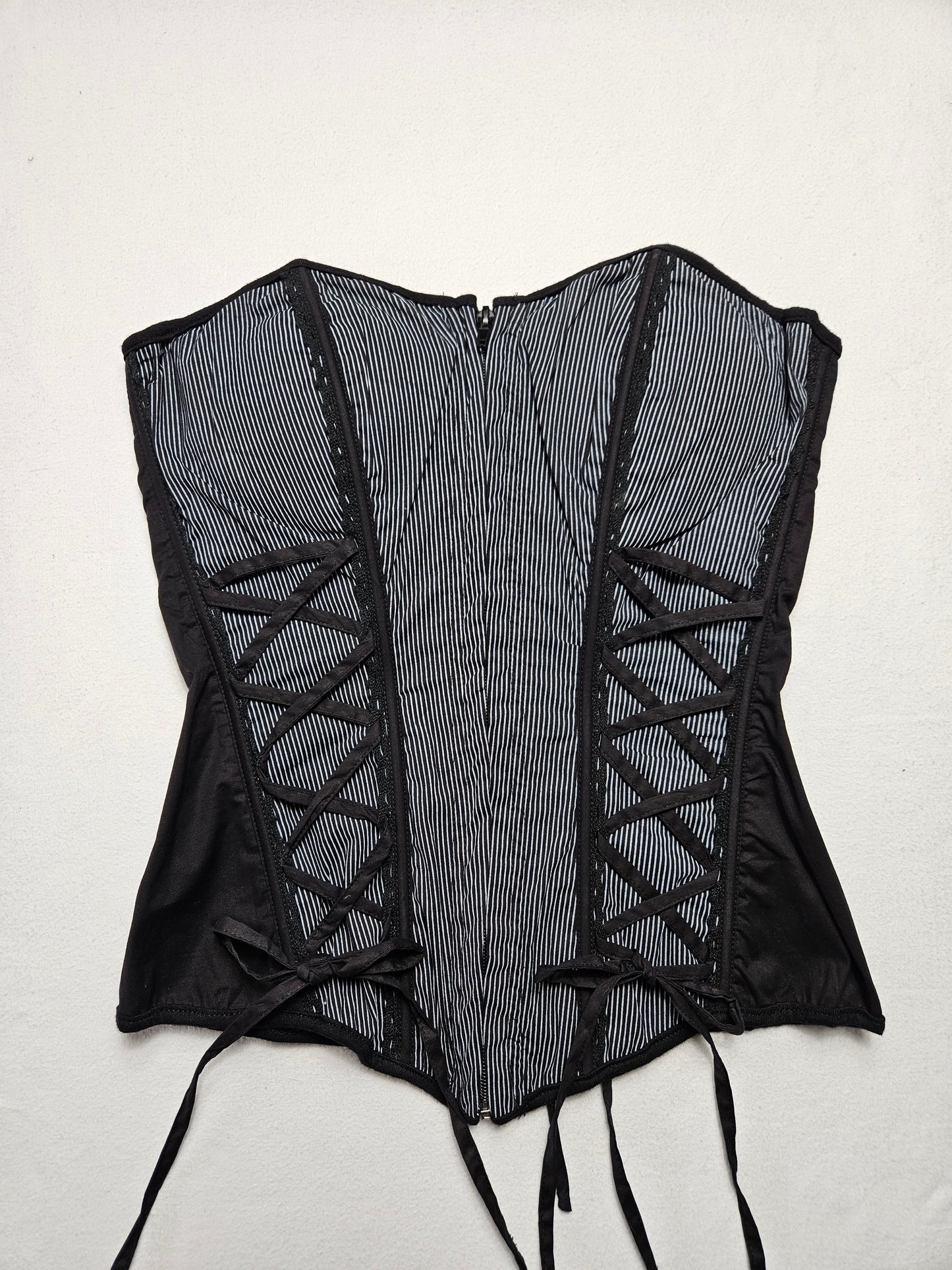 Haut esprit corset à rayures et laçage