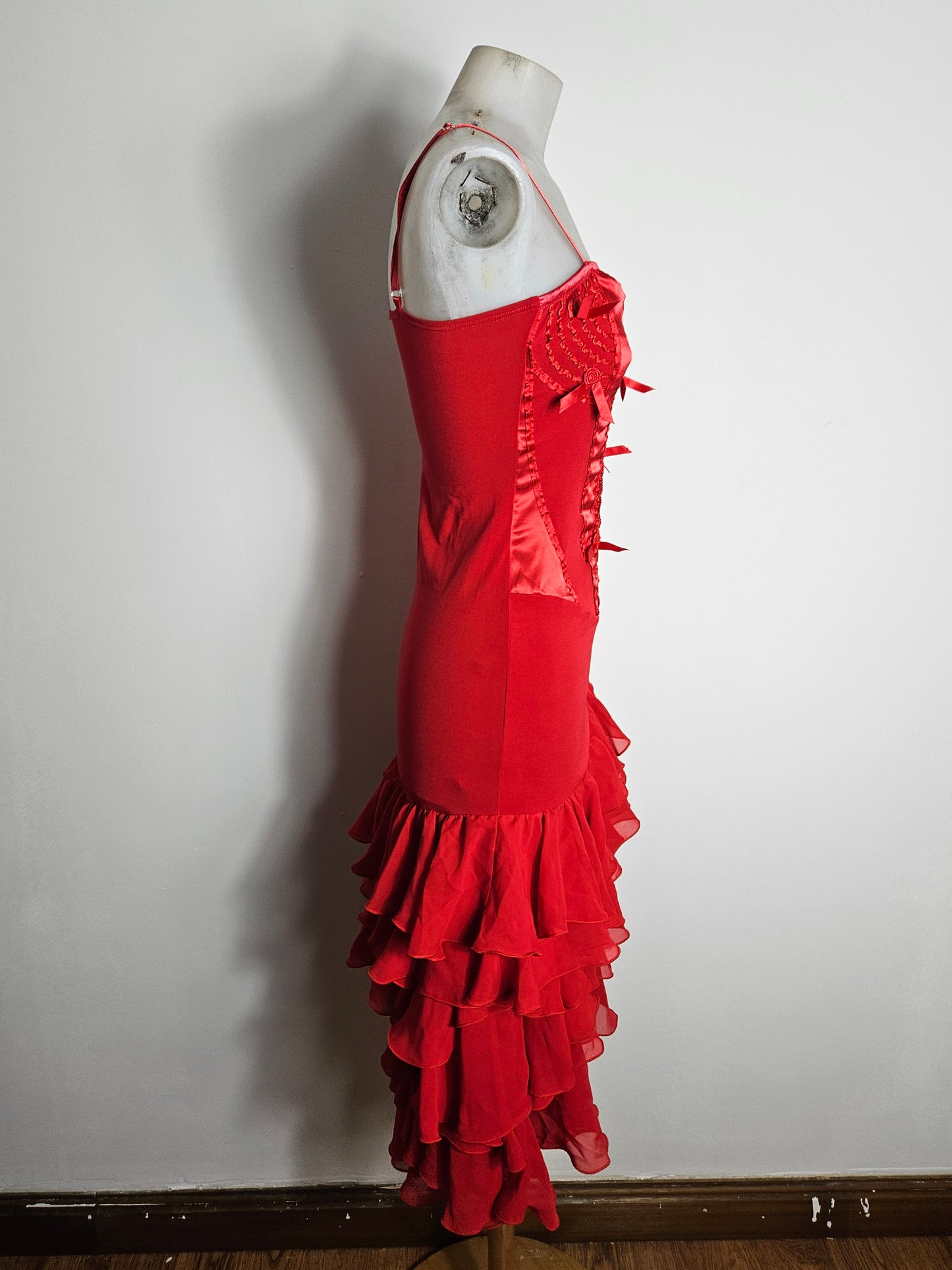 Robe rouge à volants haut effet corset