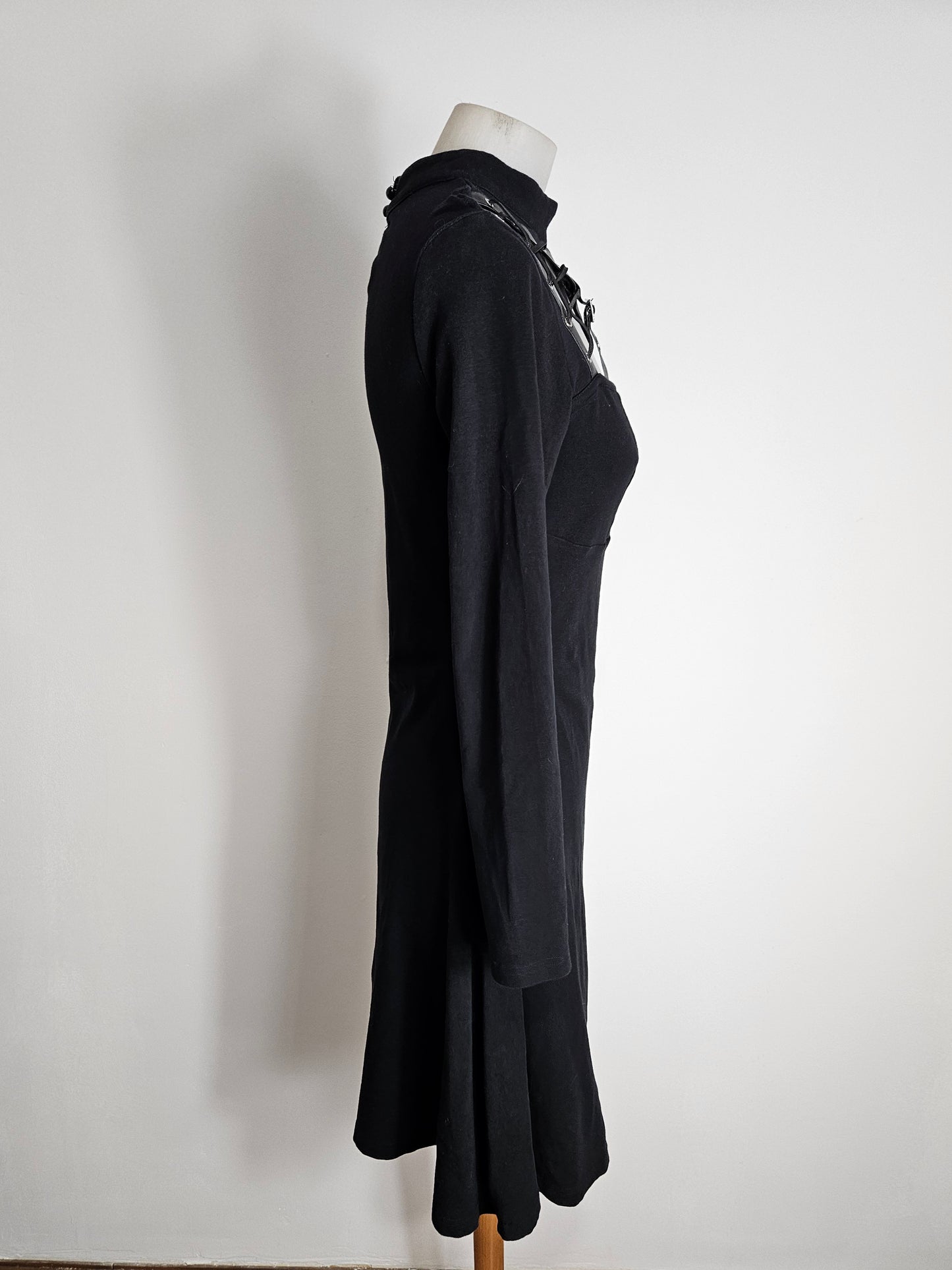 Robe Dark in Love à découpe