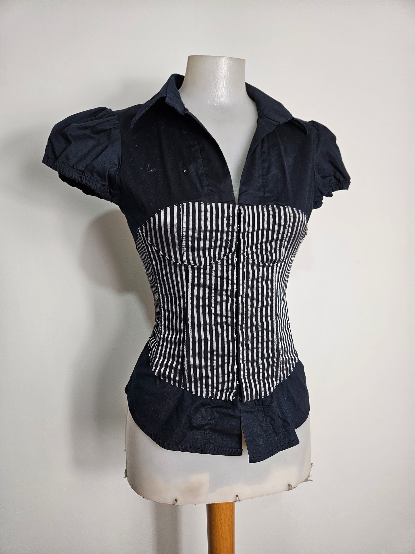 Chemise rayée fermeture crochets