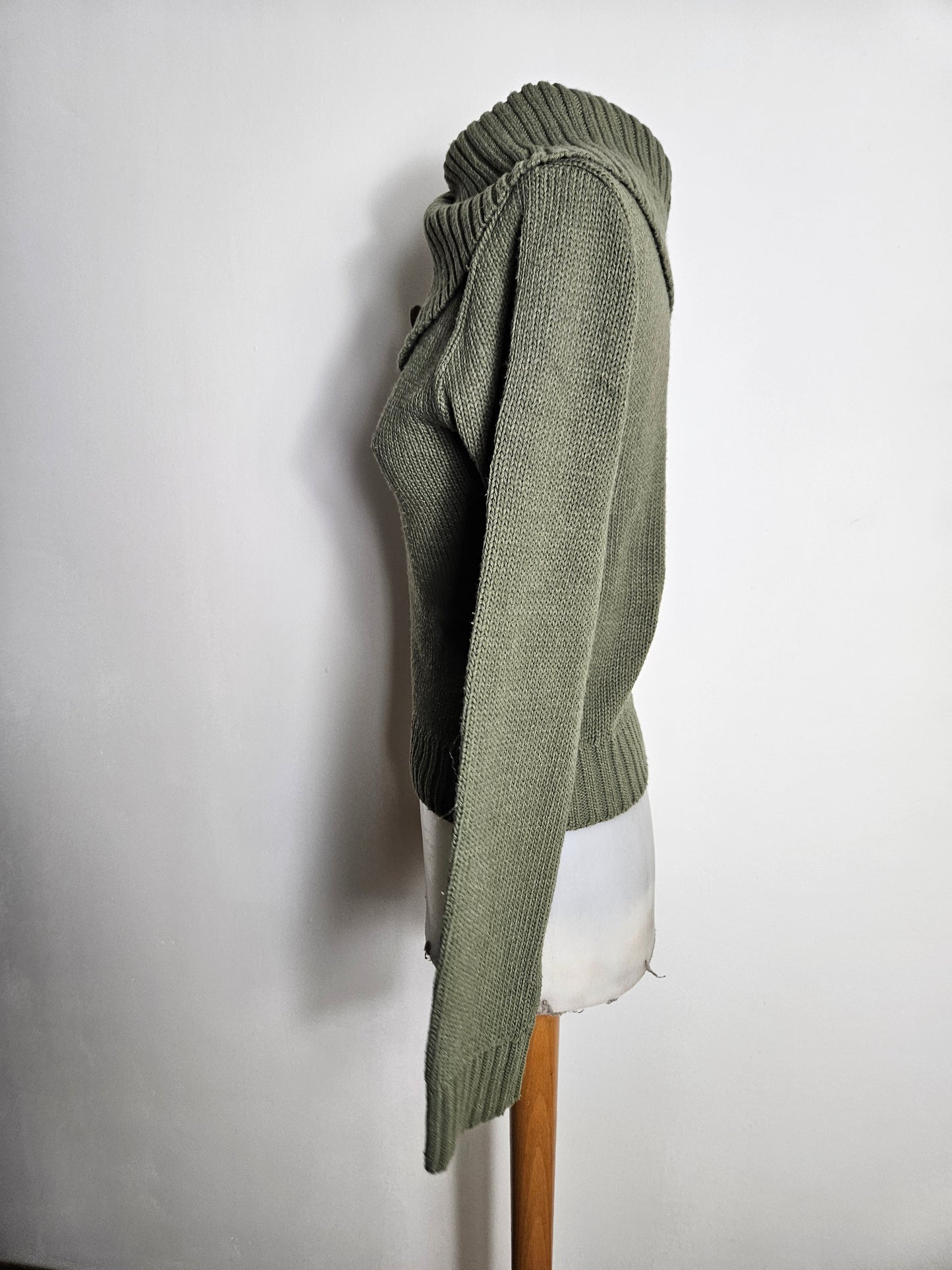 Pull col revers détails boutons