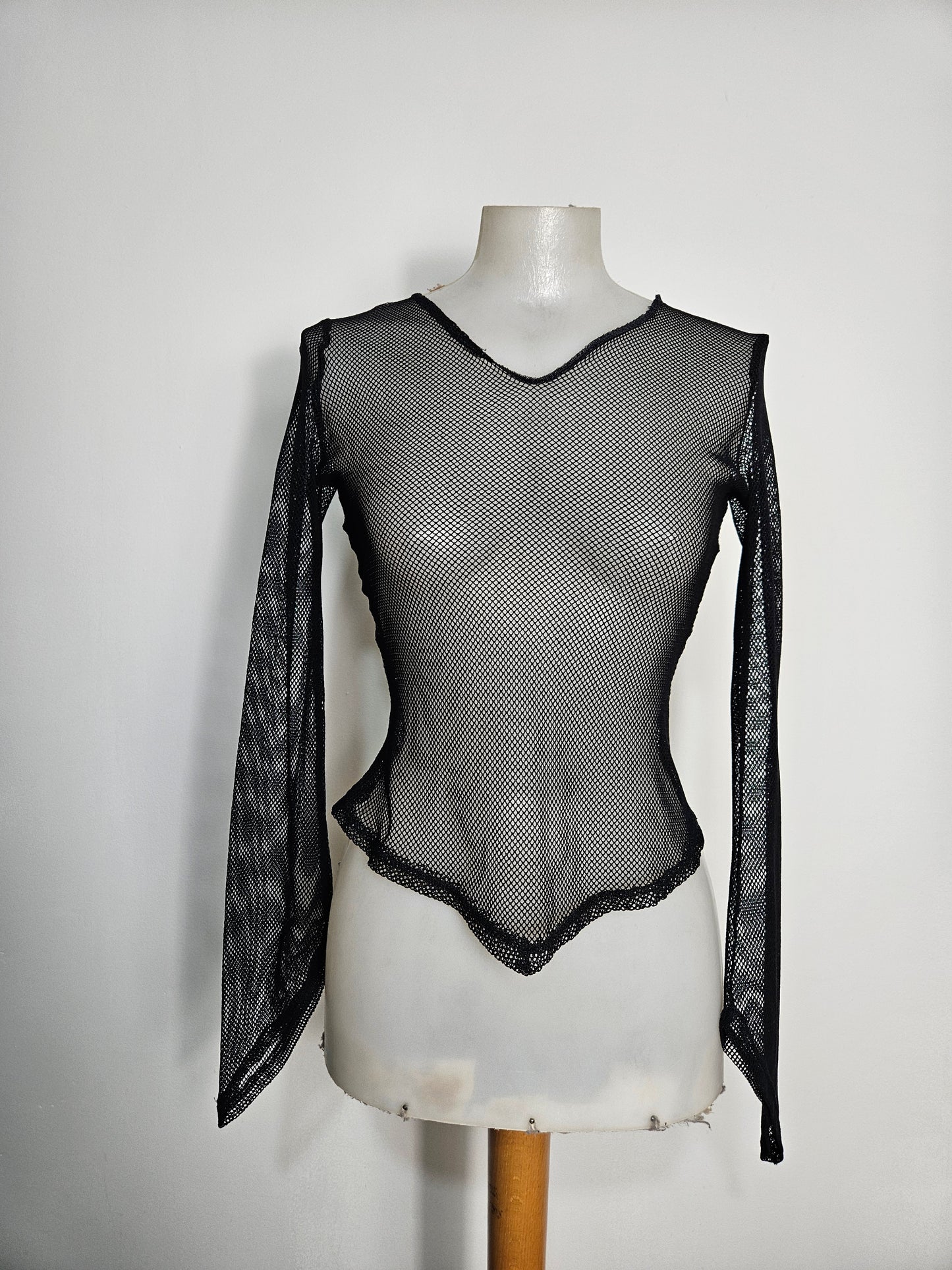 Haut asymétrique résille noire