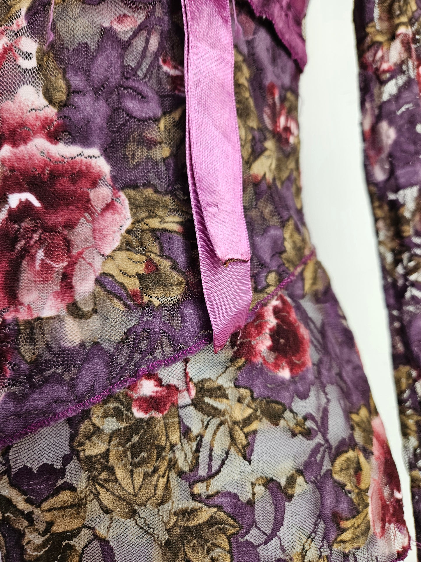 Haut violet à motifs en relief