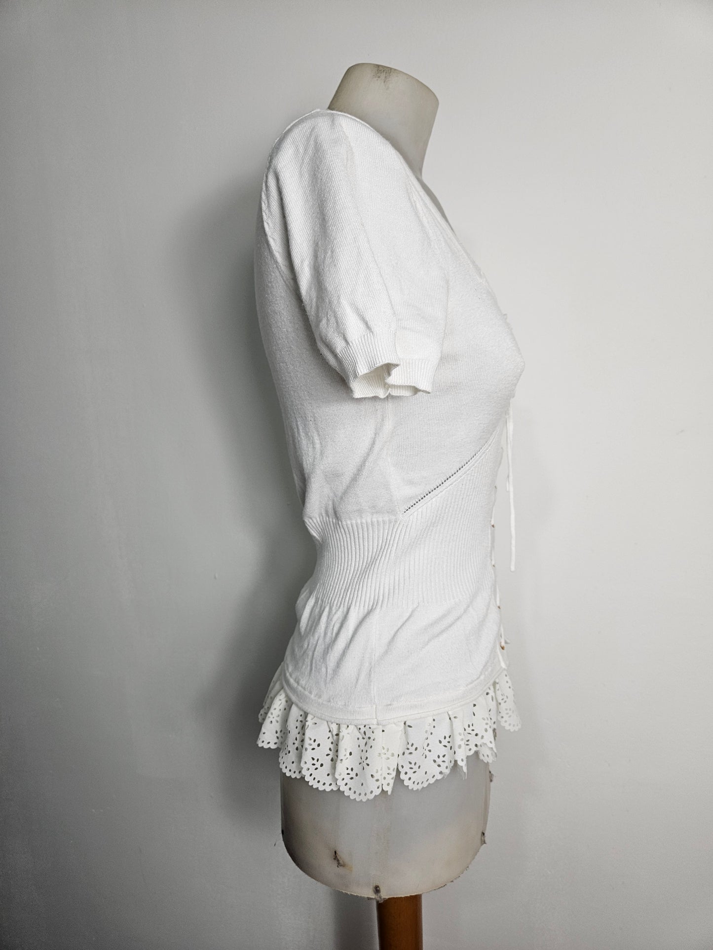 Haut blanc à laçage