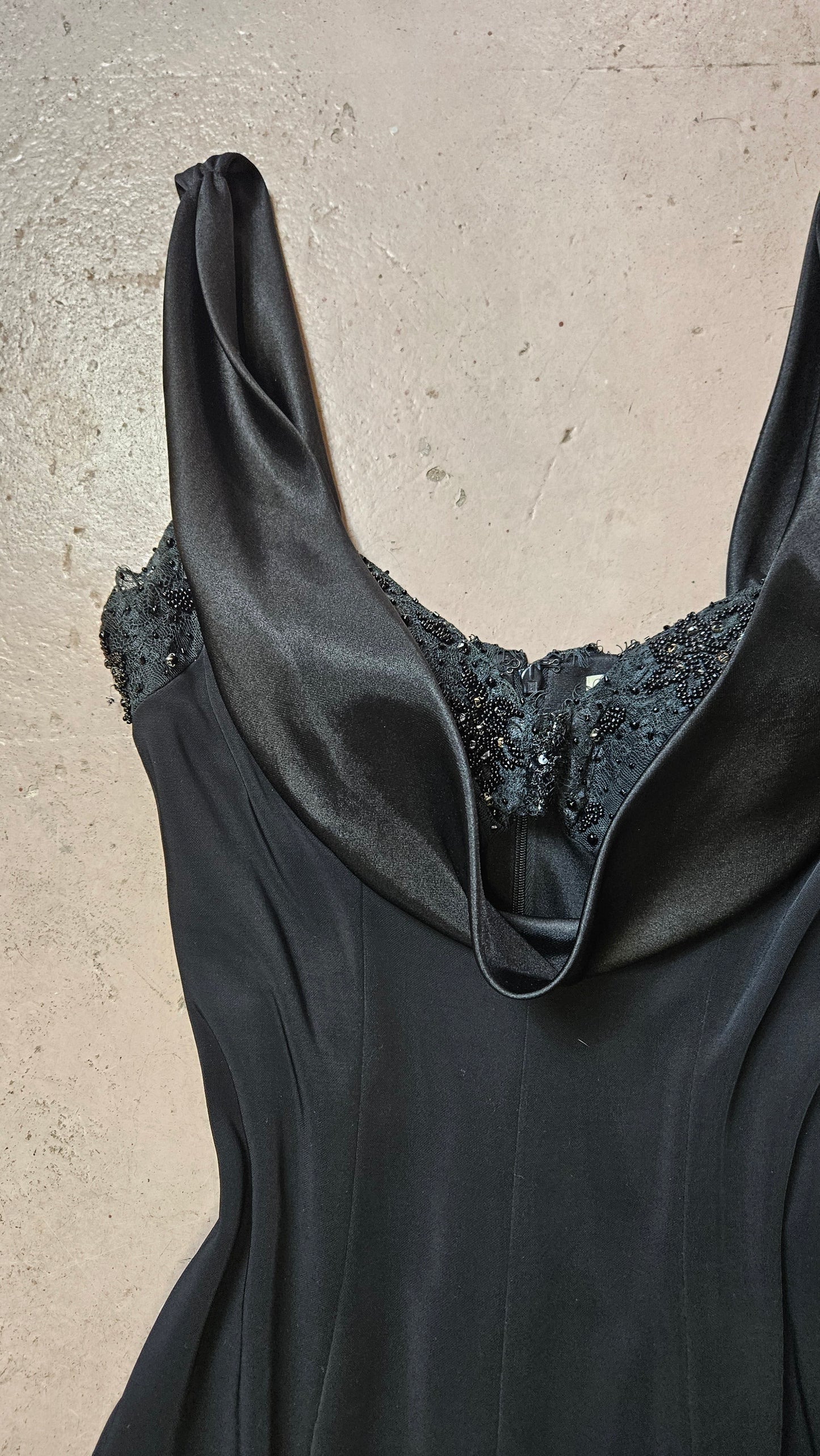 Robe de soirée asymétrique noire