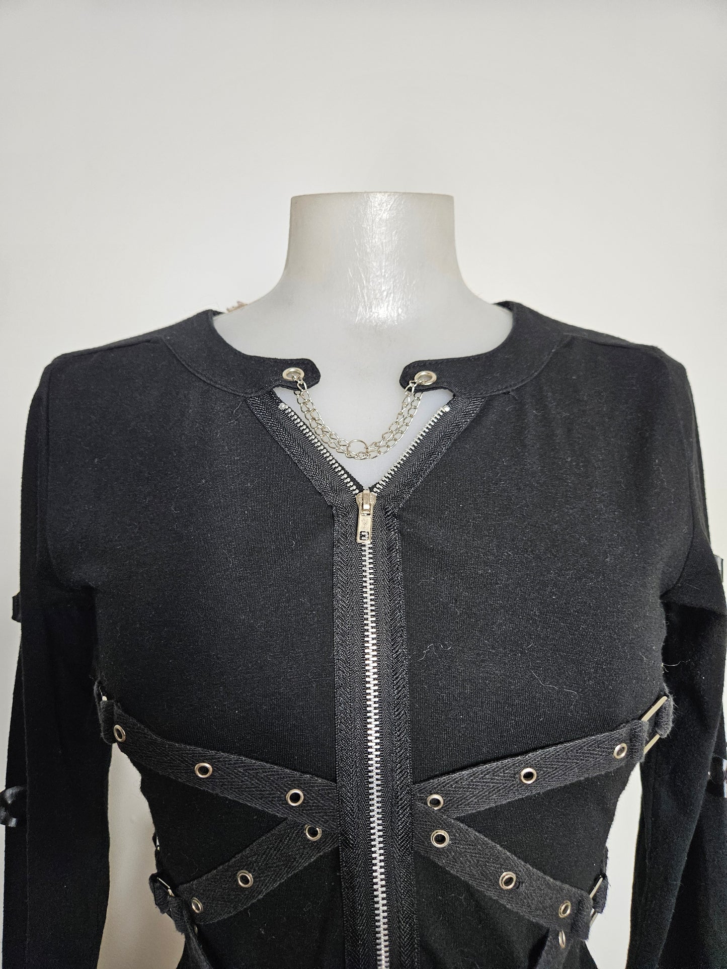 Haut détails sangles et chaines