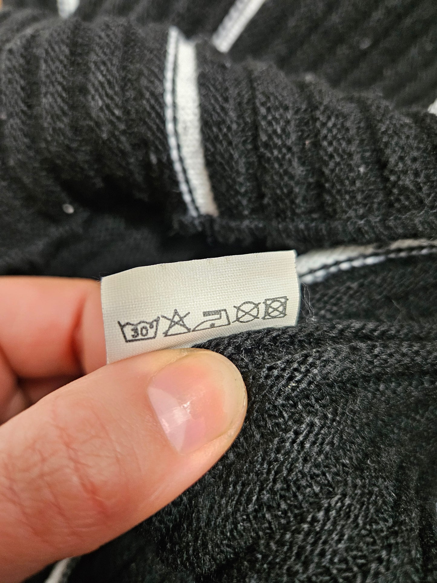 Pull rayé noir et blanc