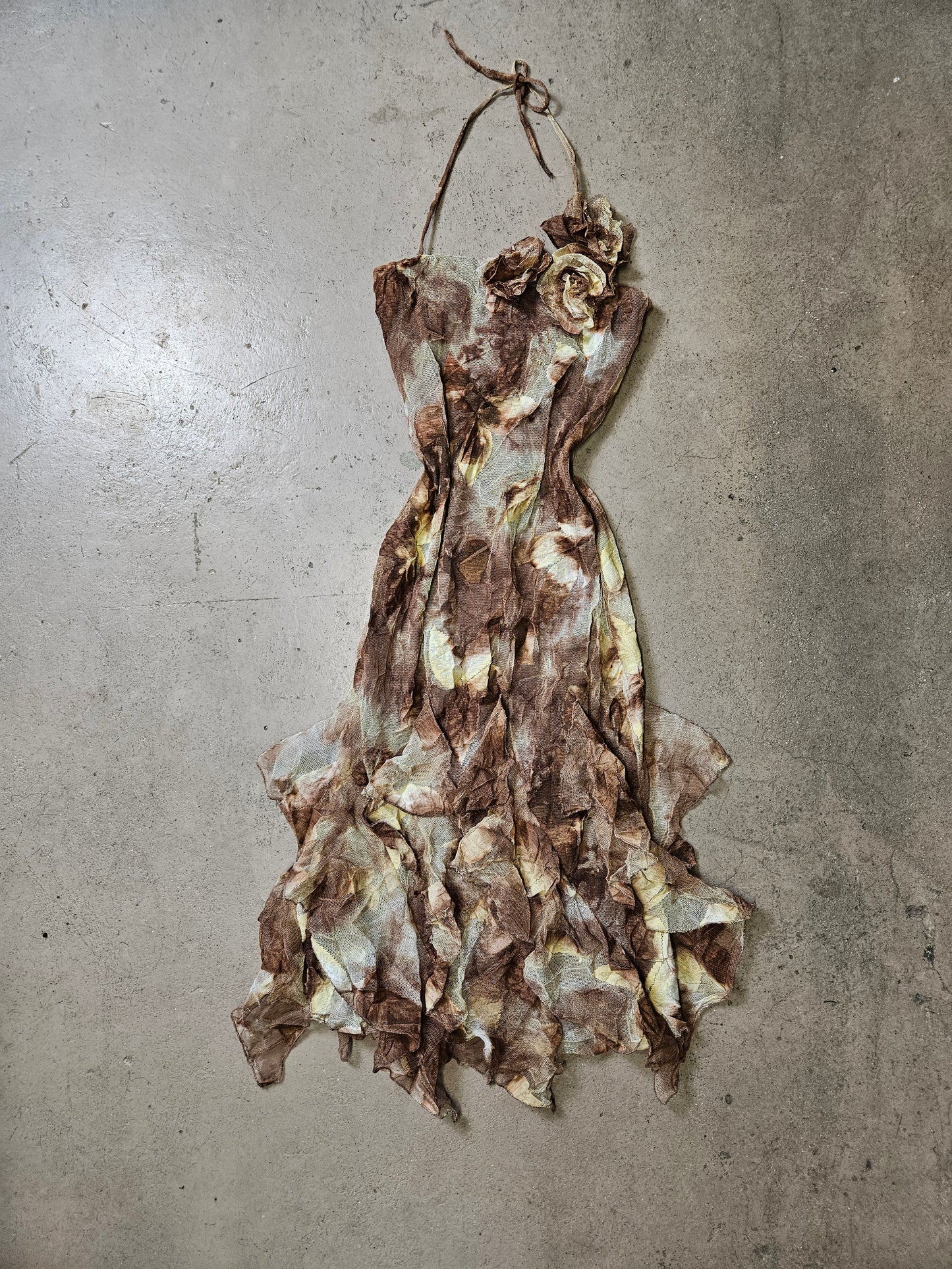 Robe dos nu en dentelle florale marron