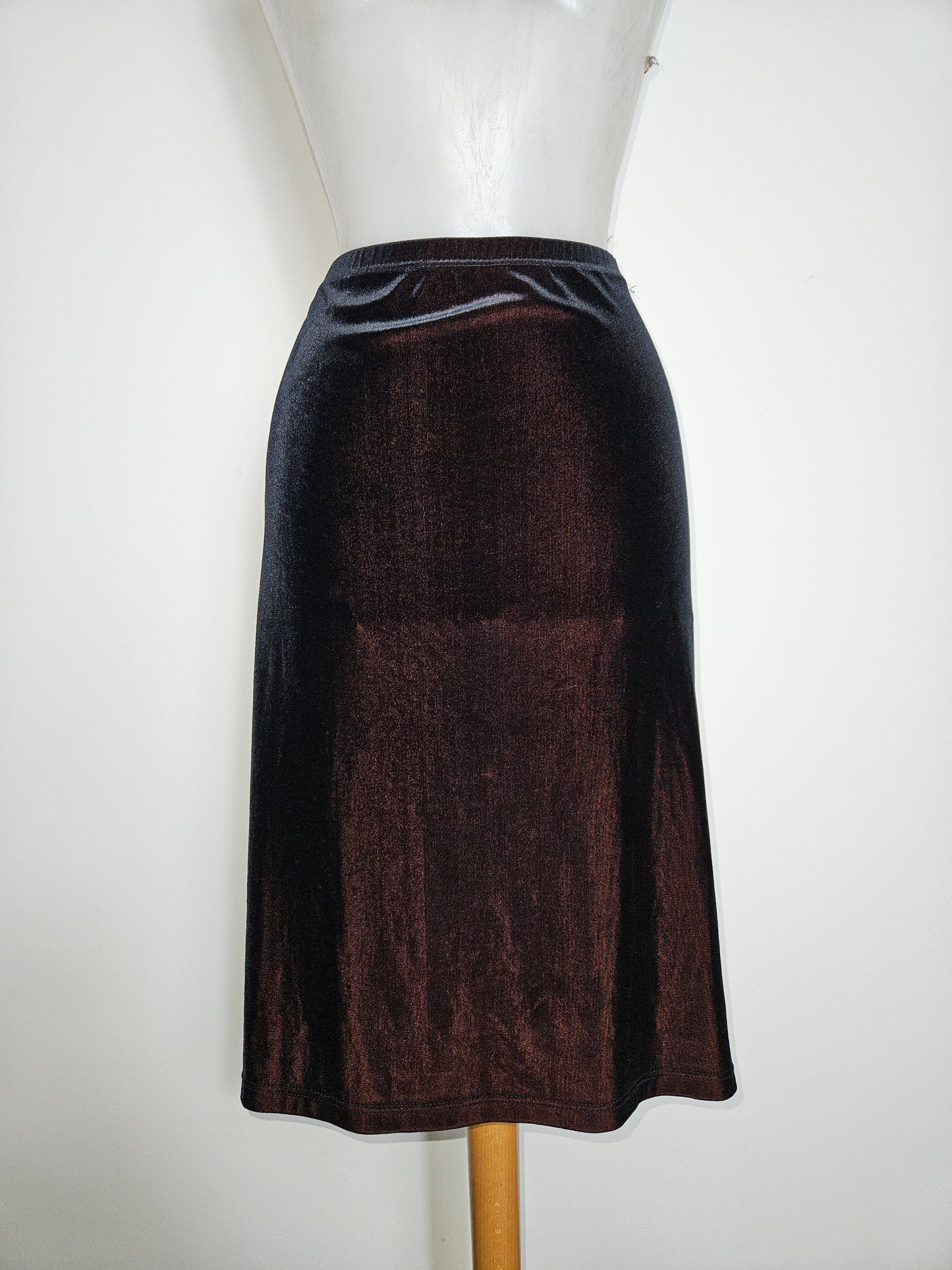 Falda corta de terciopelo