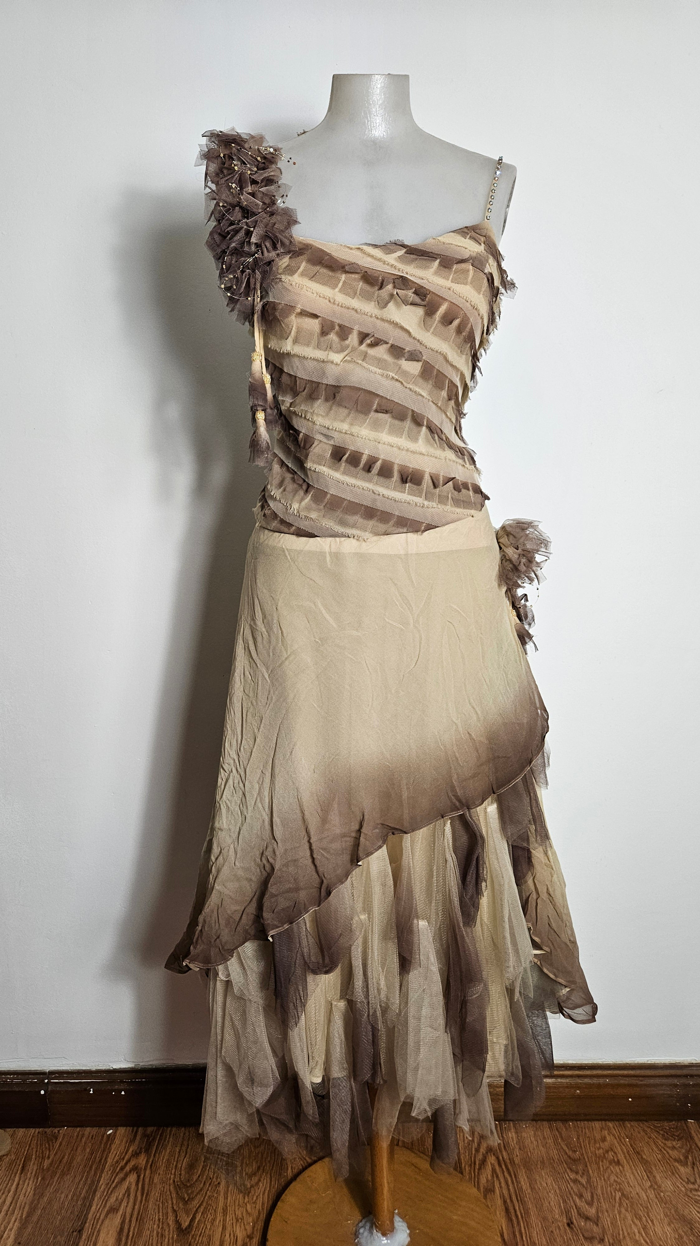 Ensemble à volants tons beige et marron