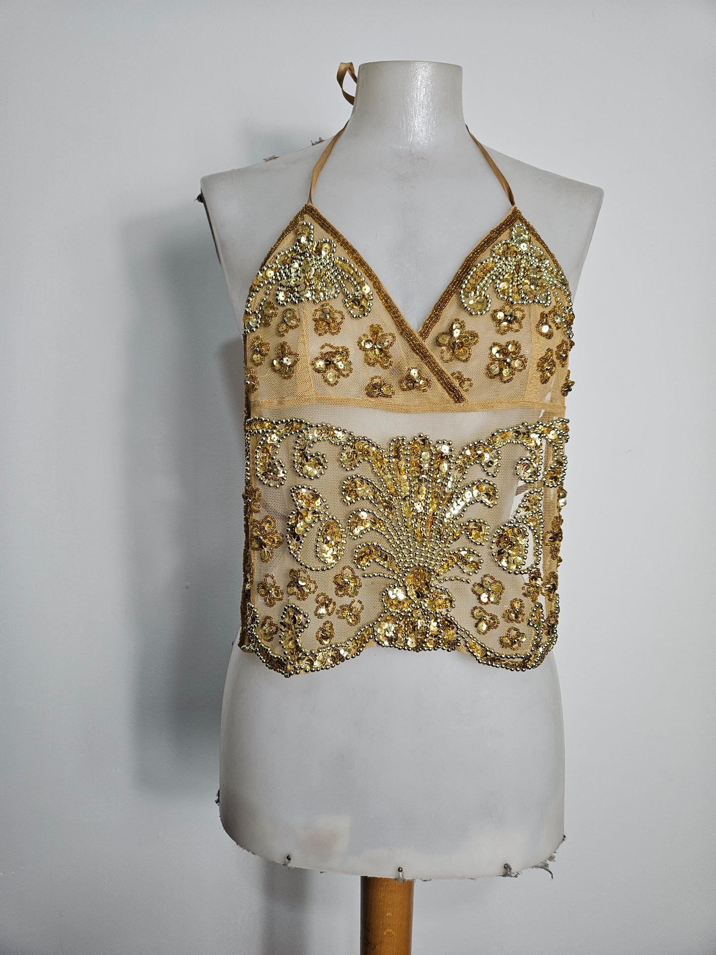 Open back in gold embroidered voile