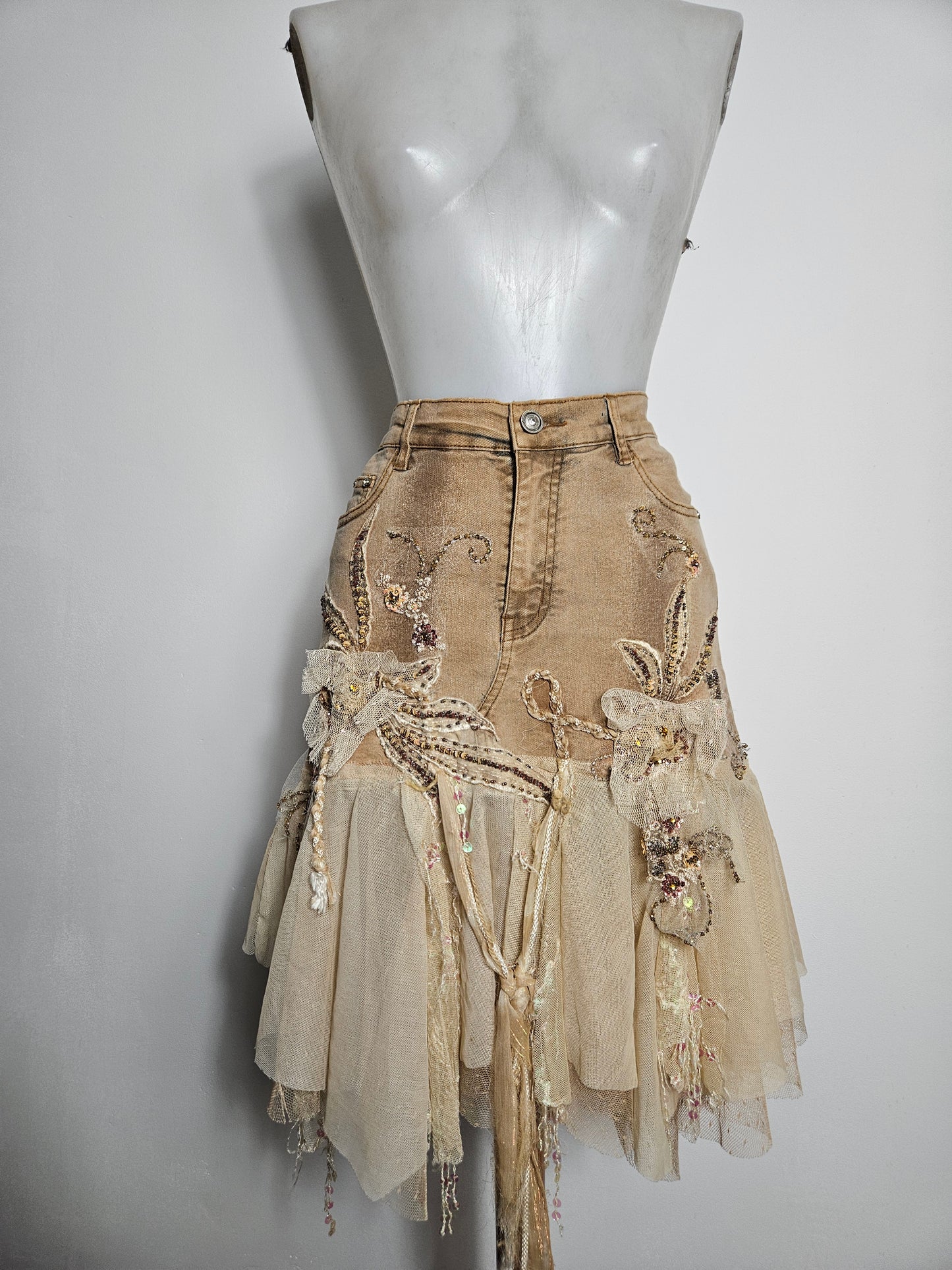 Embroidered denim skirt