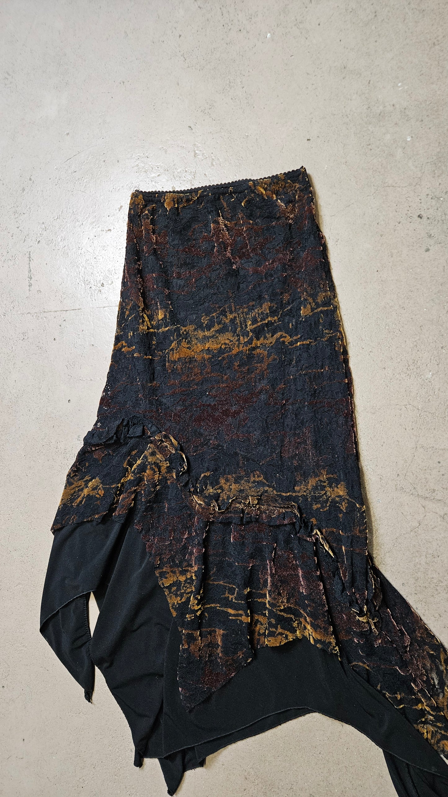 Jupe asymétrique motif velours