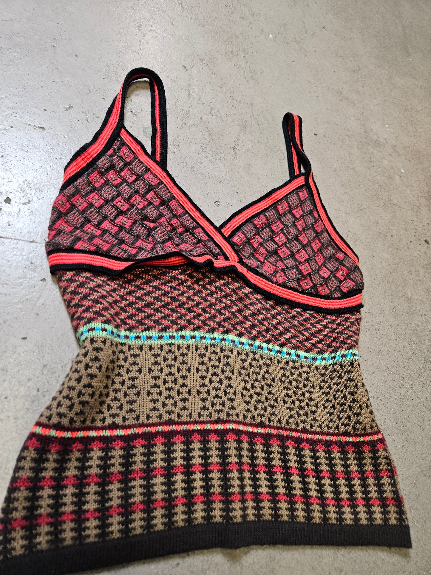 Haut en crochet tricolore