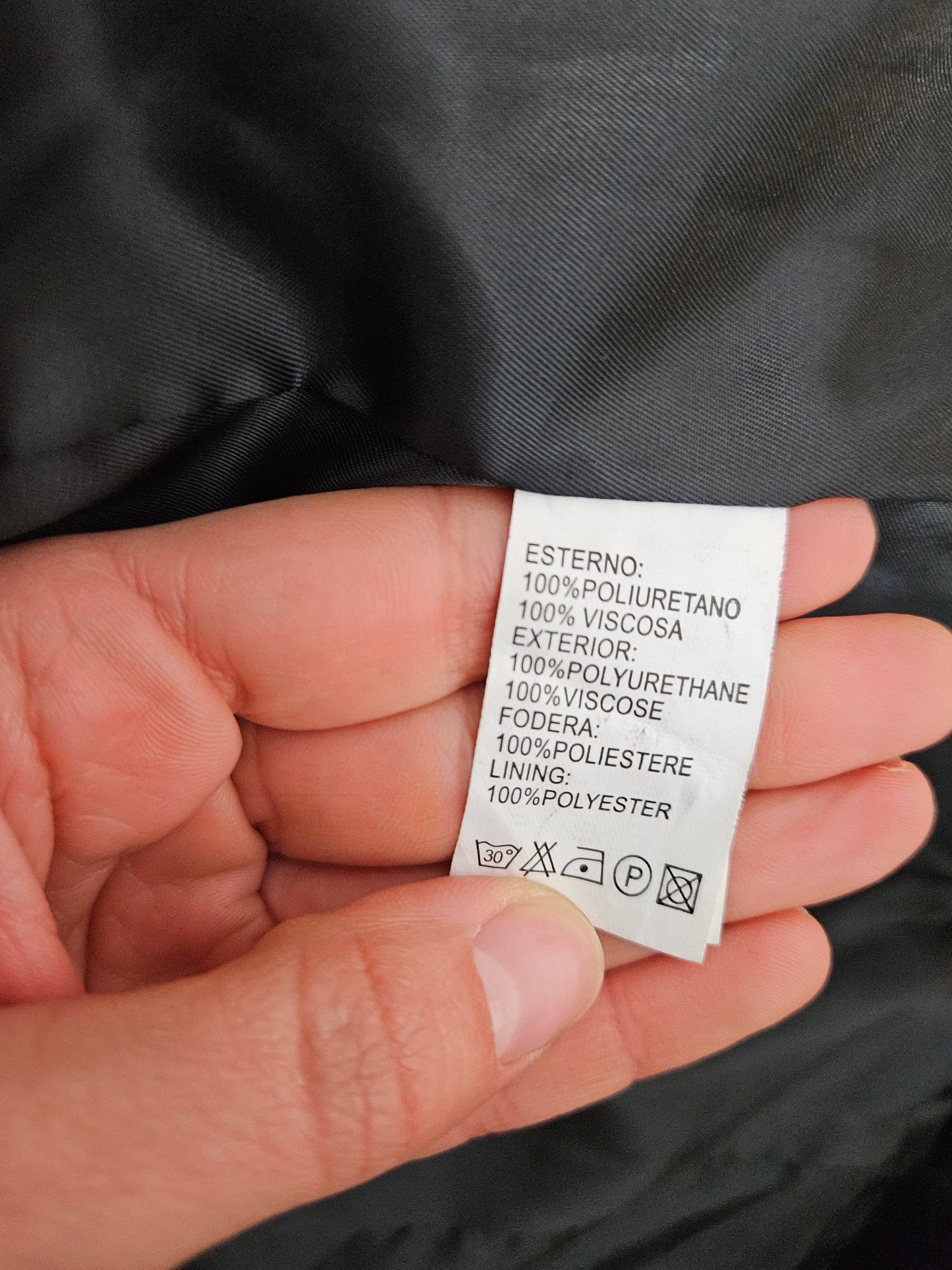 Chaqueta de polipiel con espalda acordonada