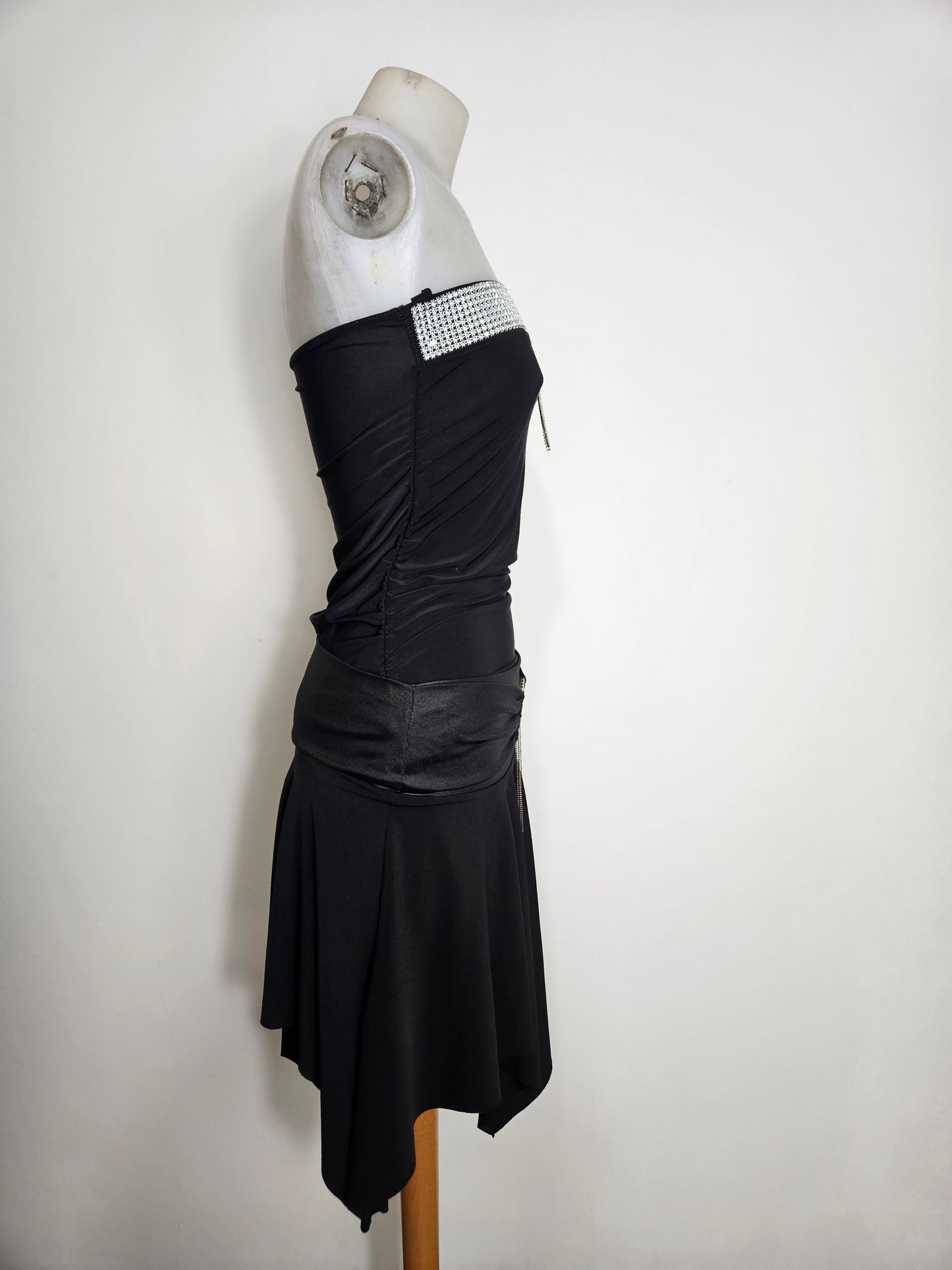 Conjunto negro con detalles de strass