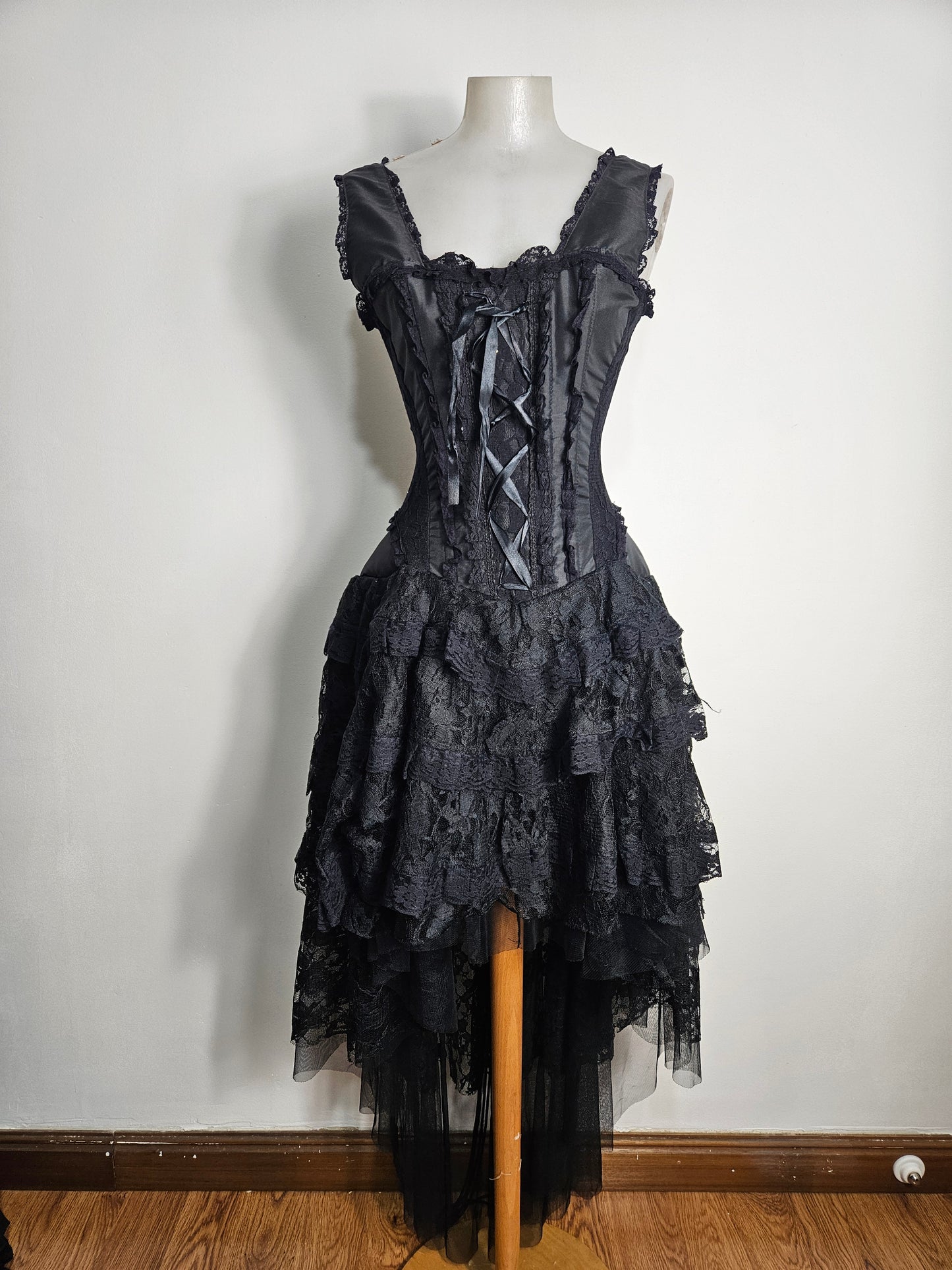 Vestido asimétrico negro Burleska
