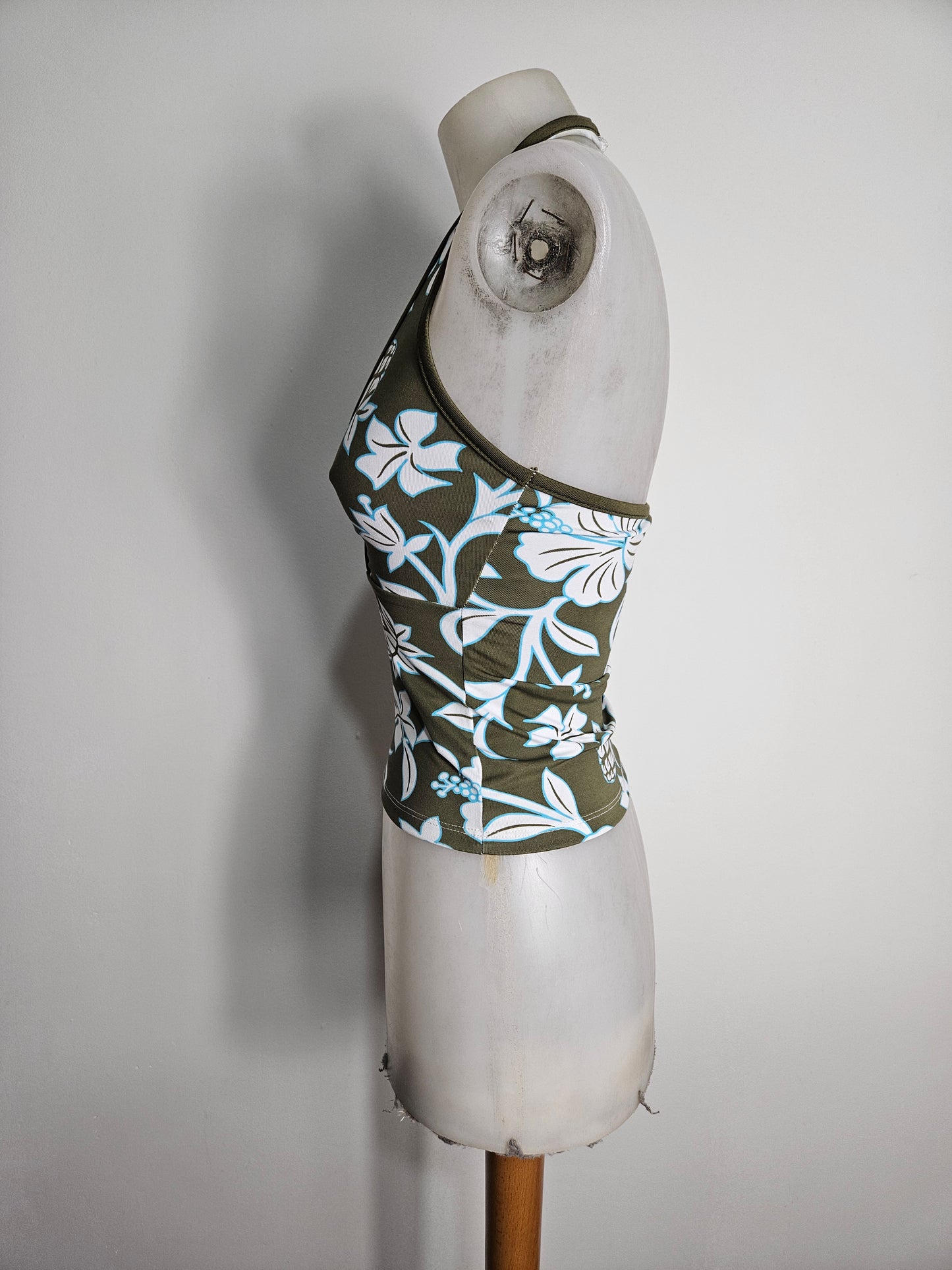 Halter-neck top with floral pattern