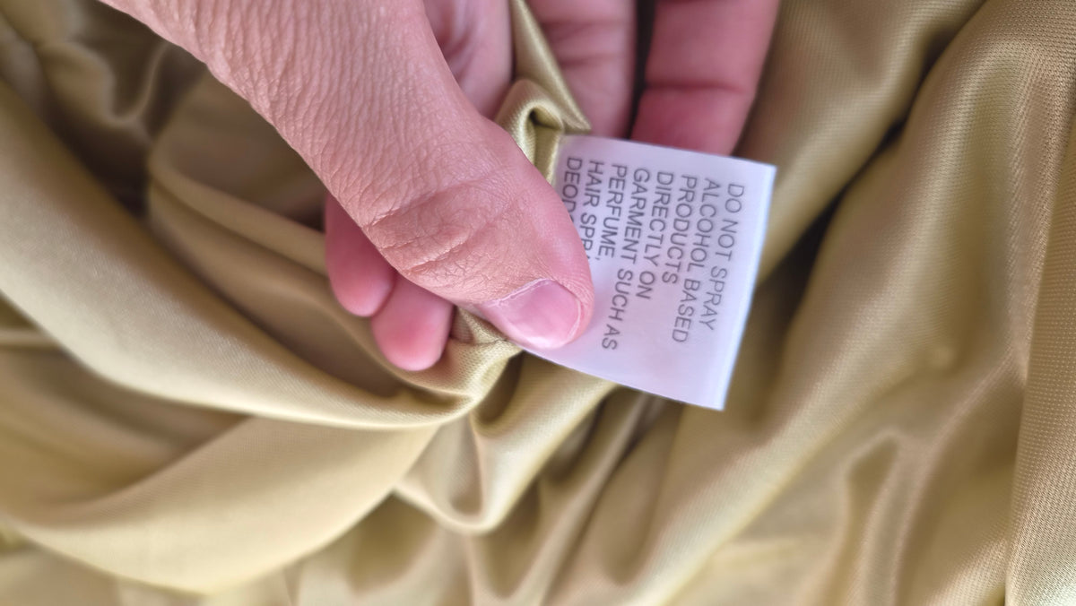 Robe dos nu détails soie et broderies