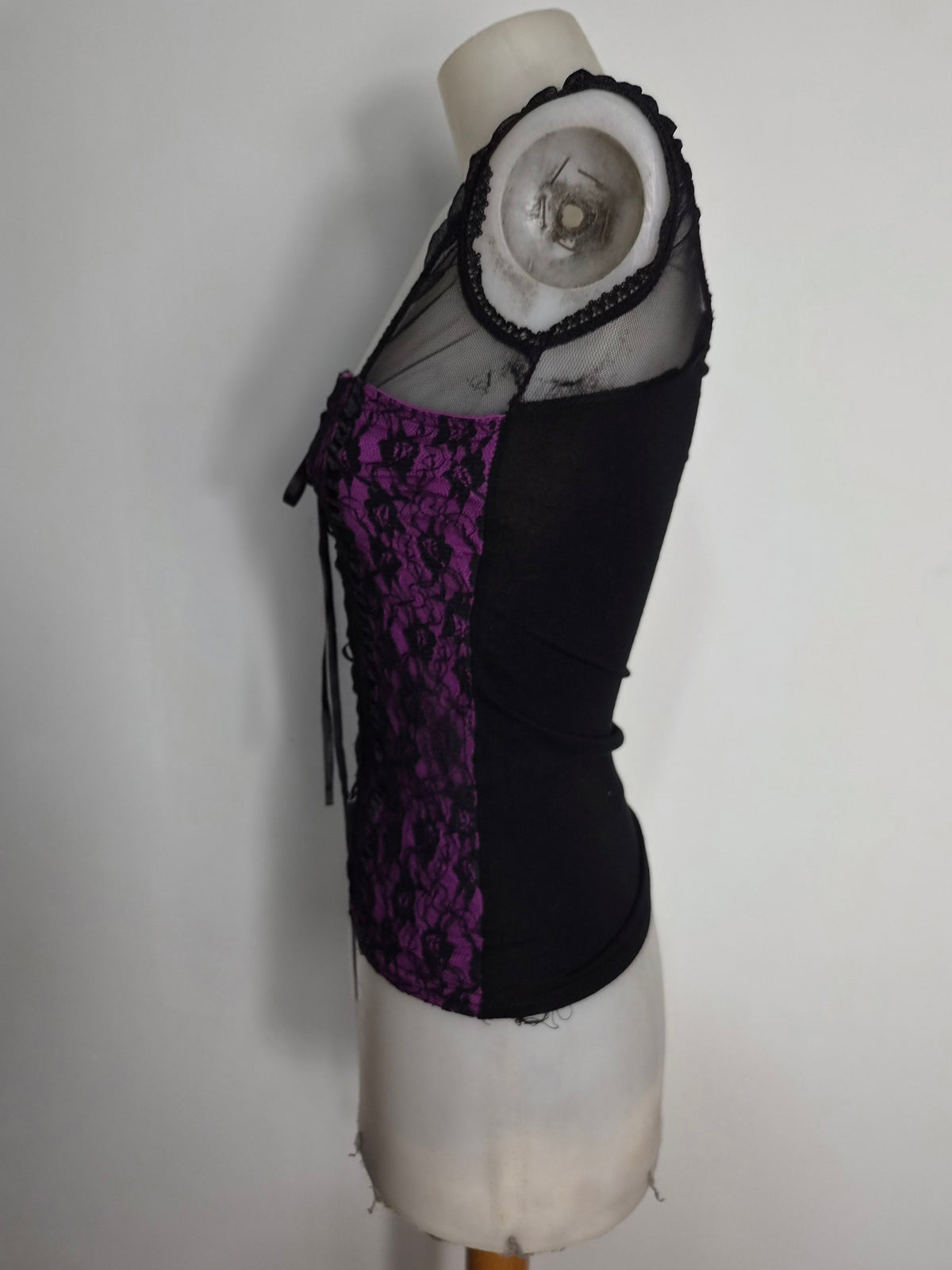 Haut esprit corset violet et noir