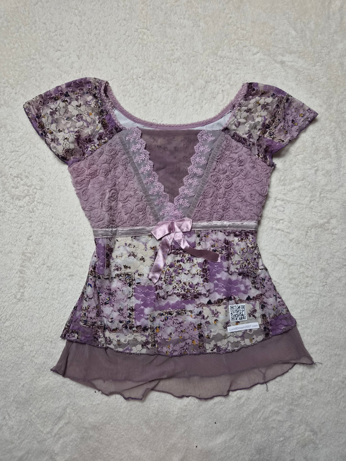 Multi-material floral top in lilac shades