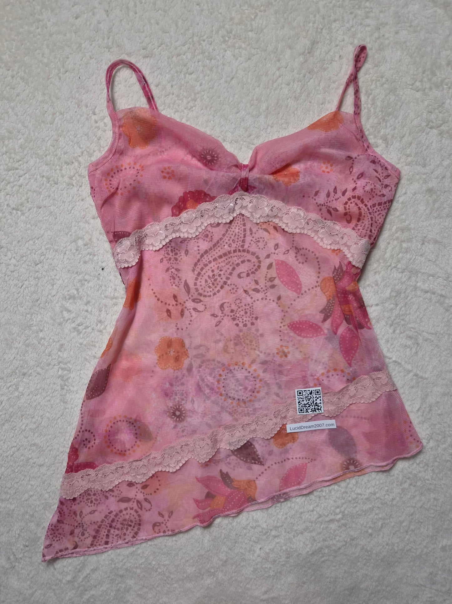 Haut rose asymétrique fleuri