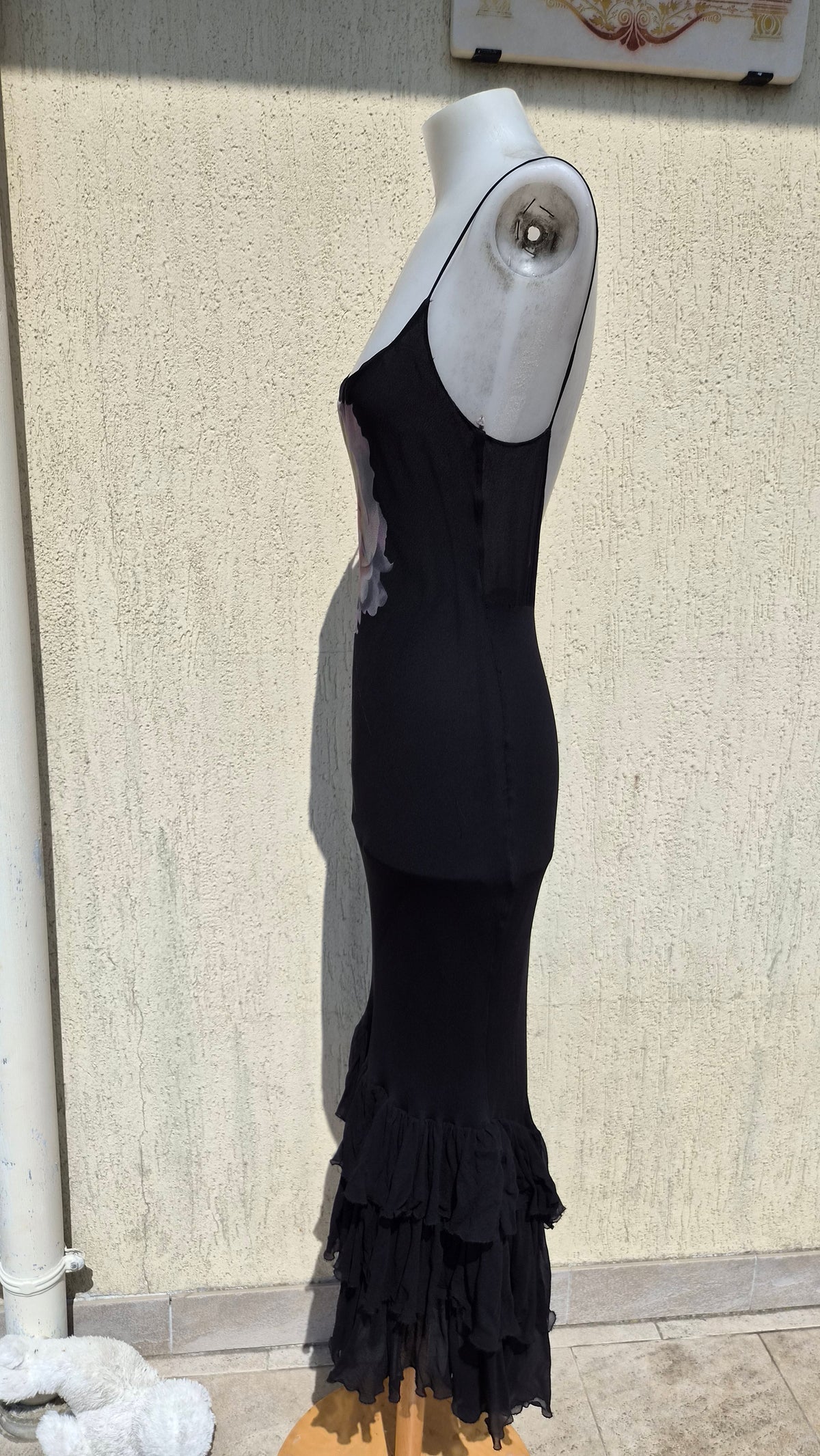 Robe en soie noire motif floral