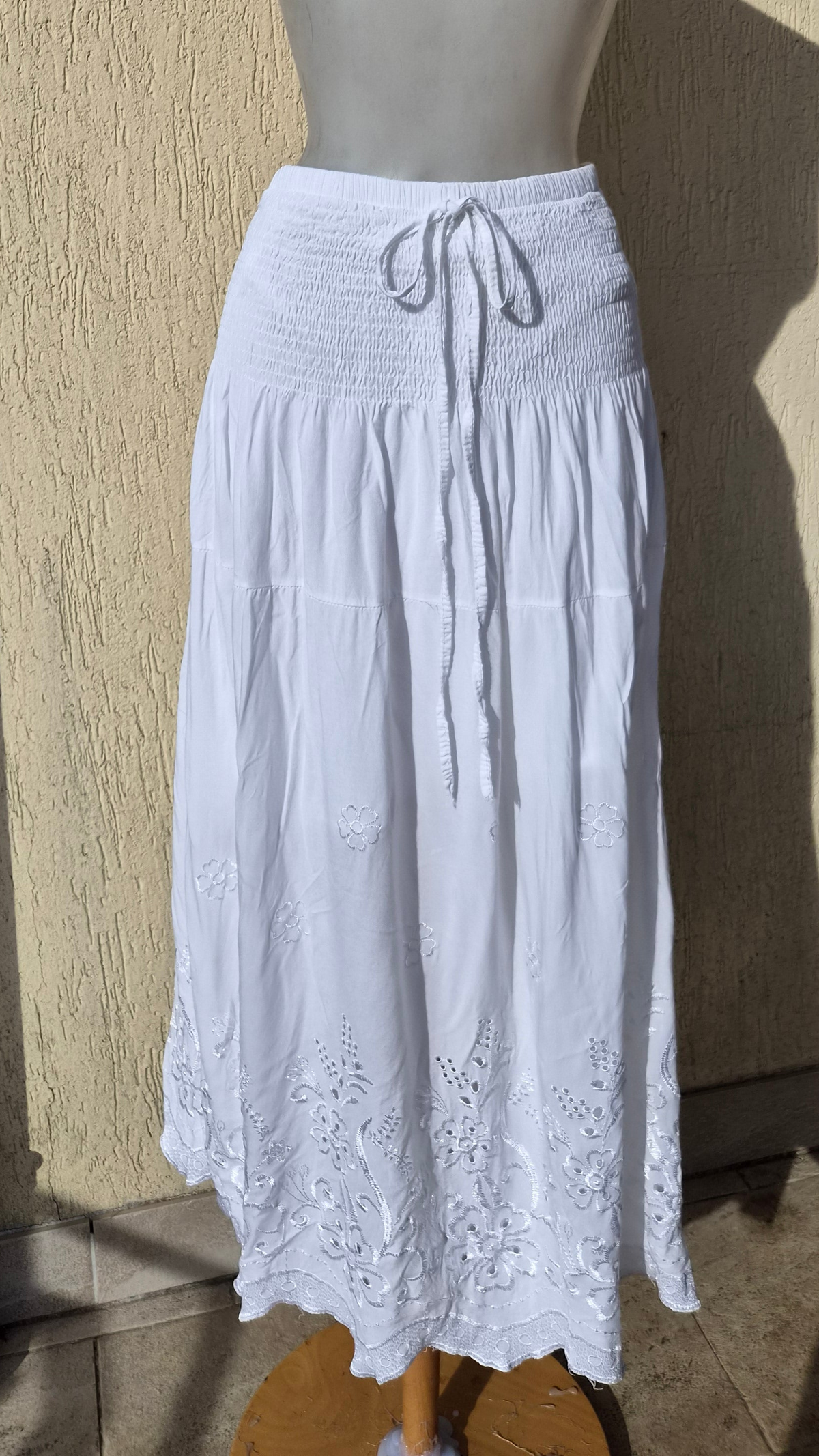 Longue jupe blanche
