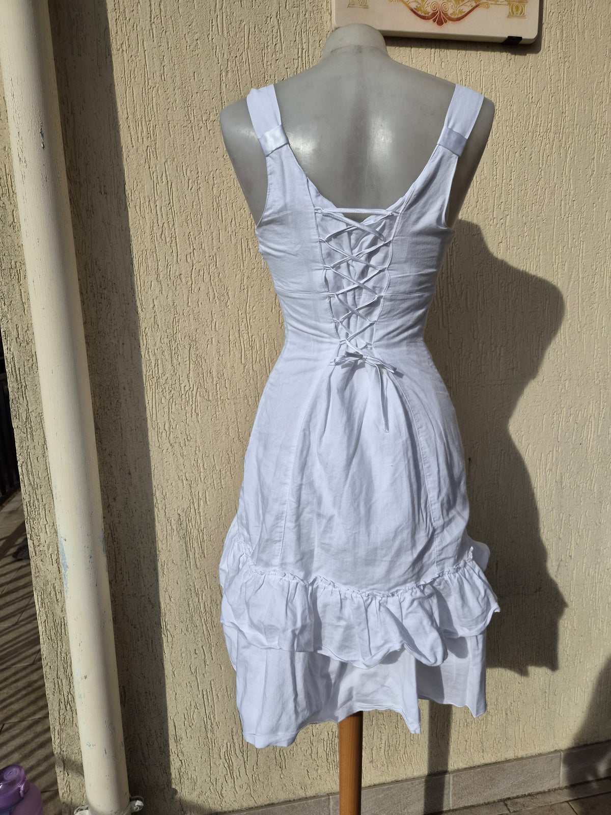 Robe blanche dos lacé