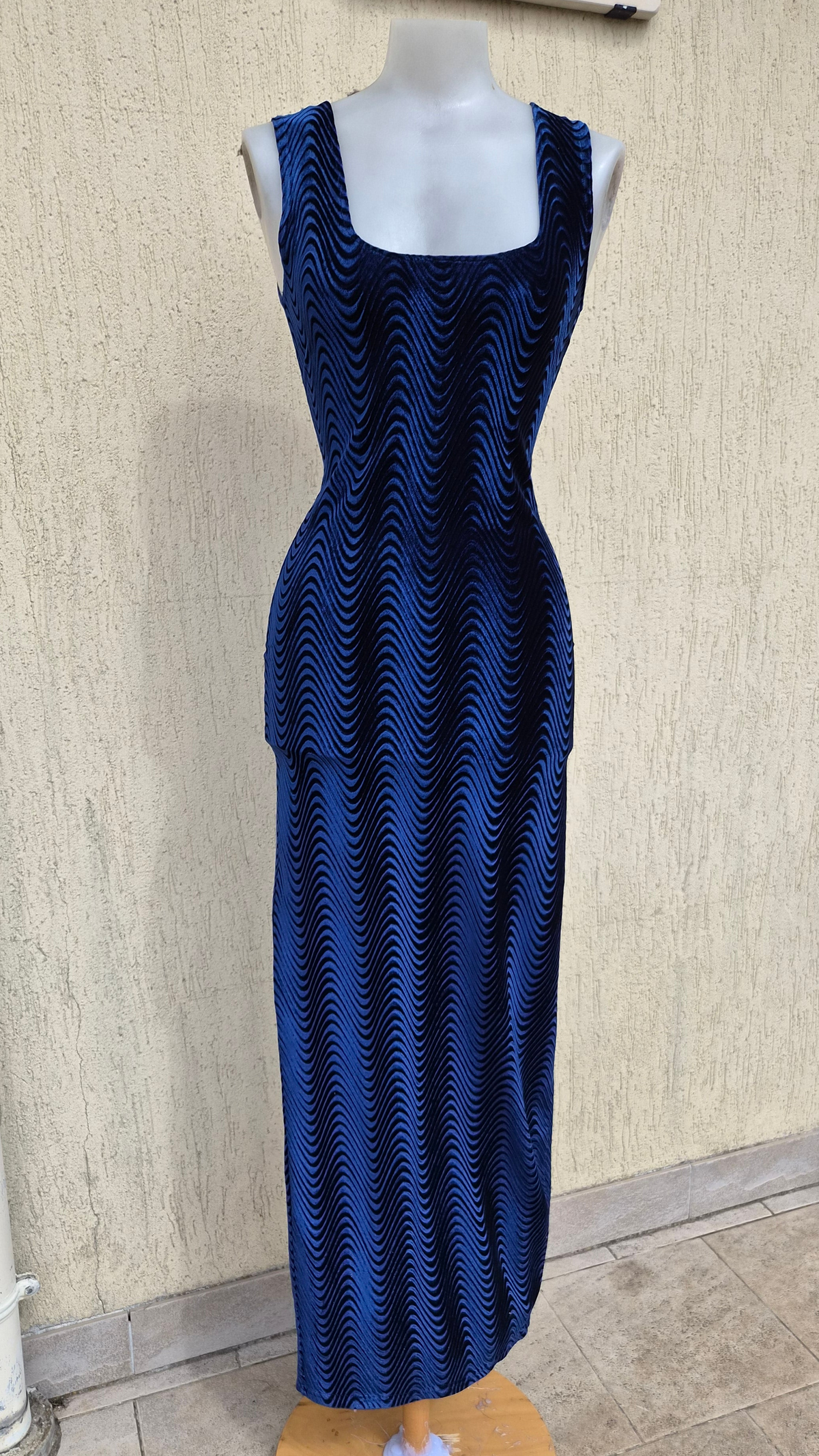 Robe bleue en velours