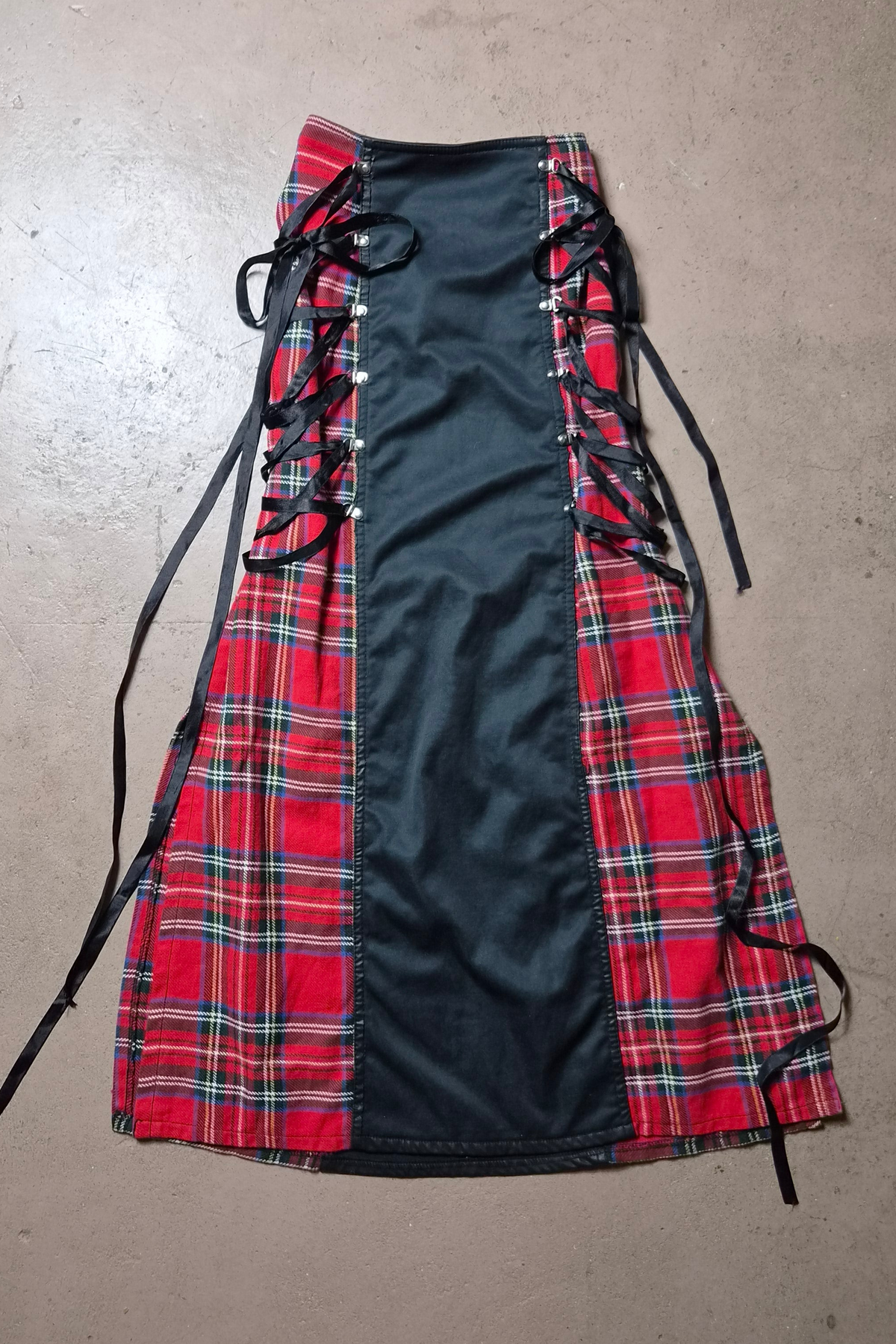 Tartan skirt with lacing