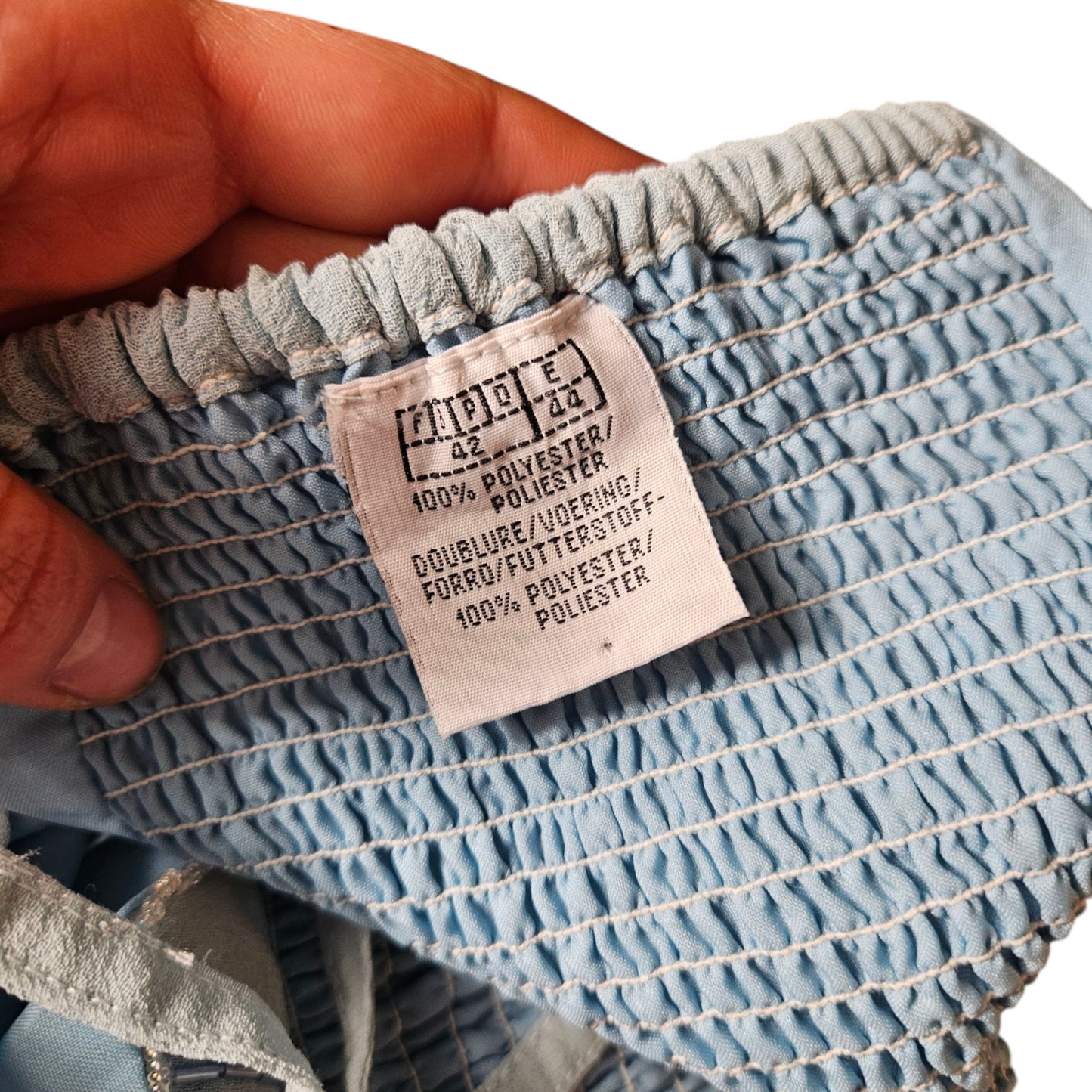 Haut court bleu en voile brodé
