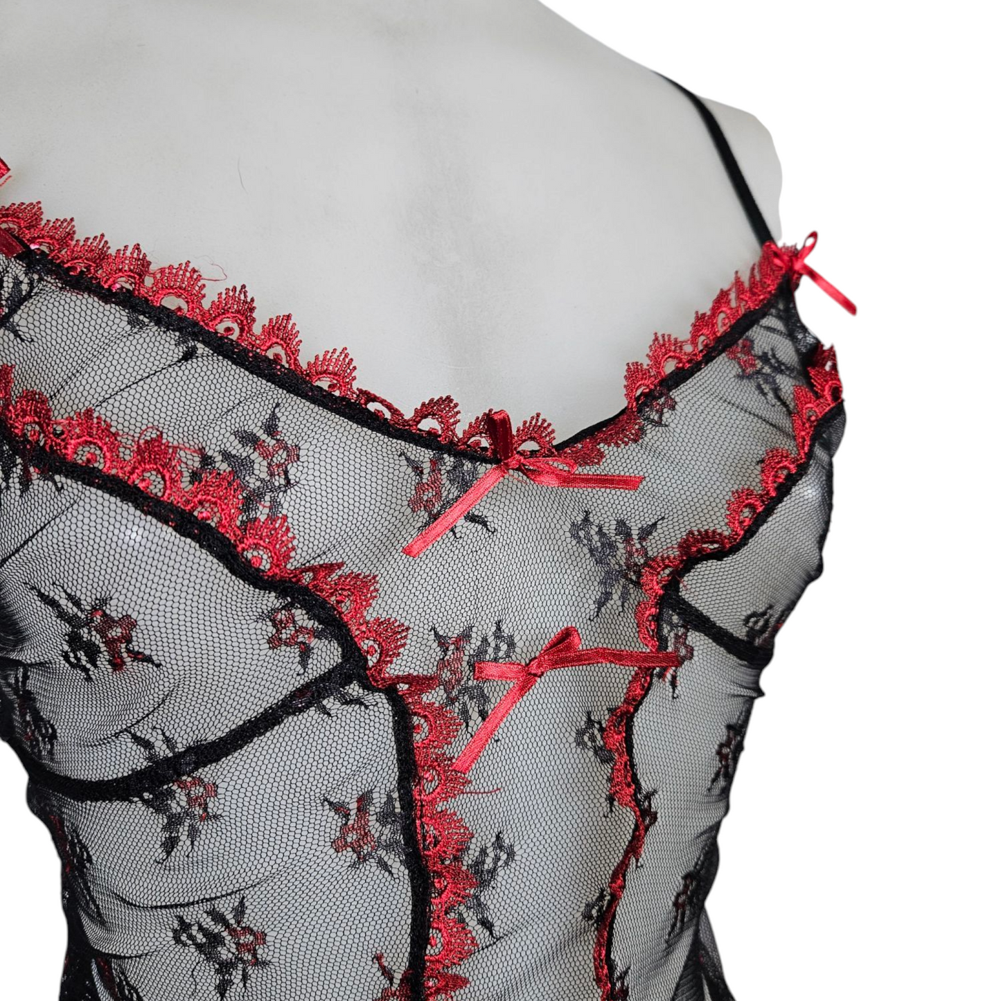 Haut en voile et dentelle