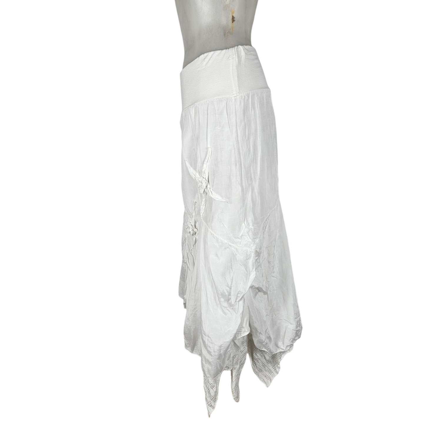 Jupe en soie blanche asymétrique détails brodés