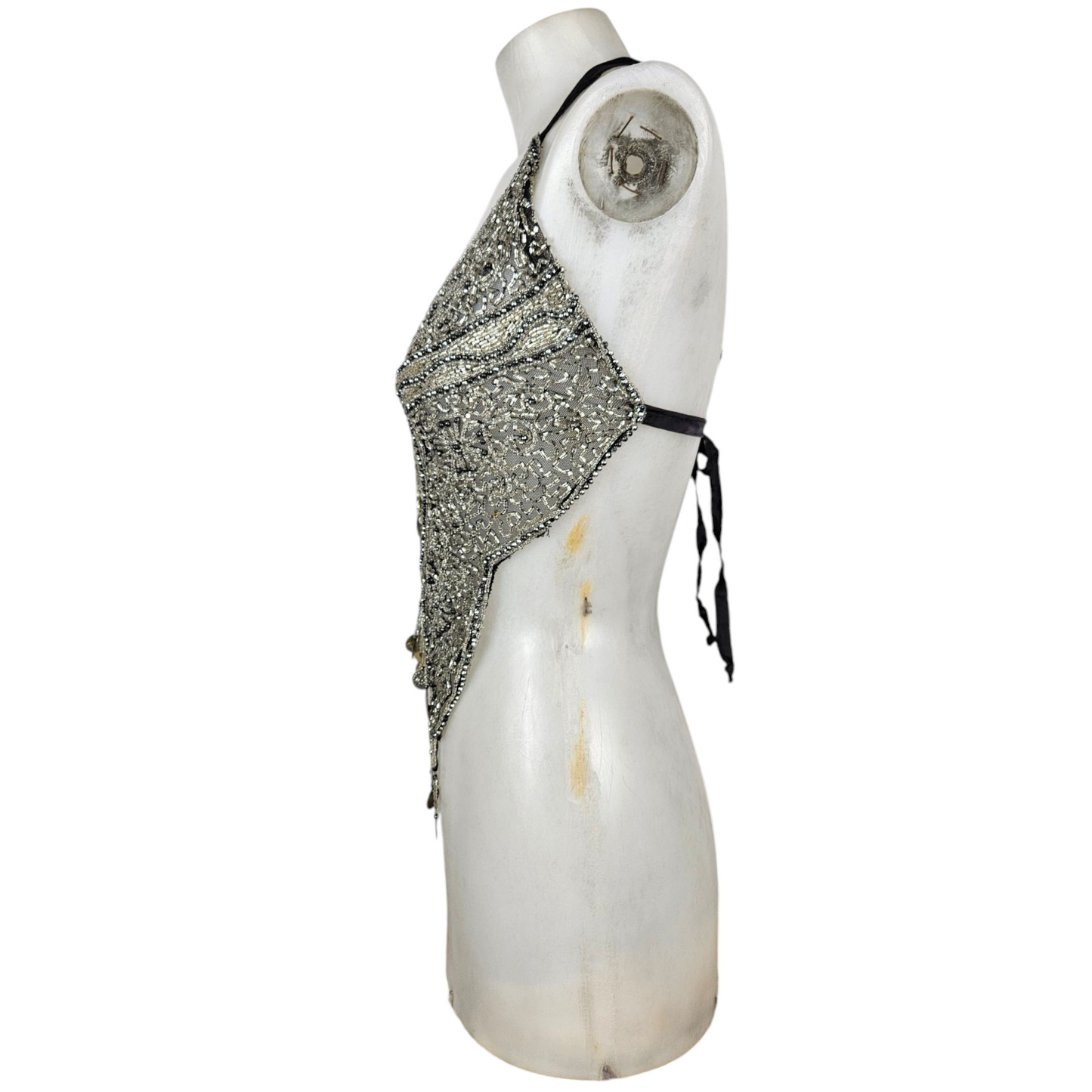 Dos nu brodé de perles et sequins