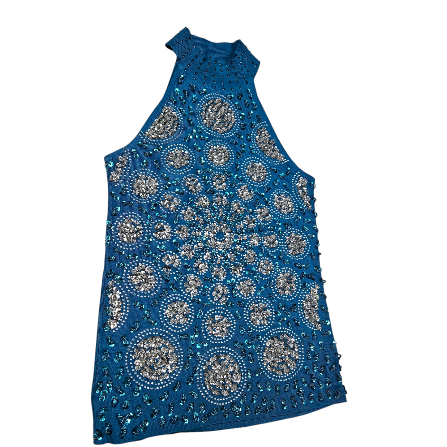 Haut bleu brodé de perles et sequins