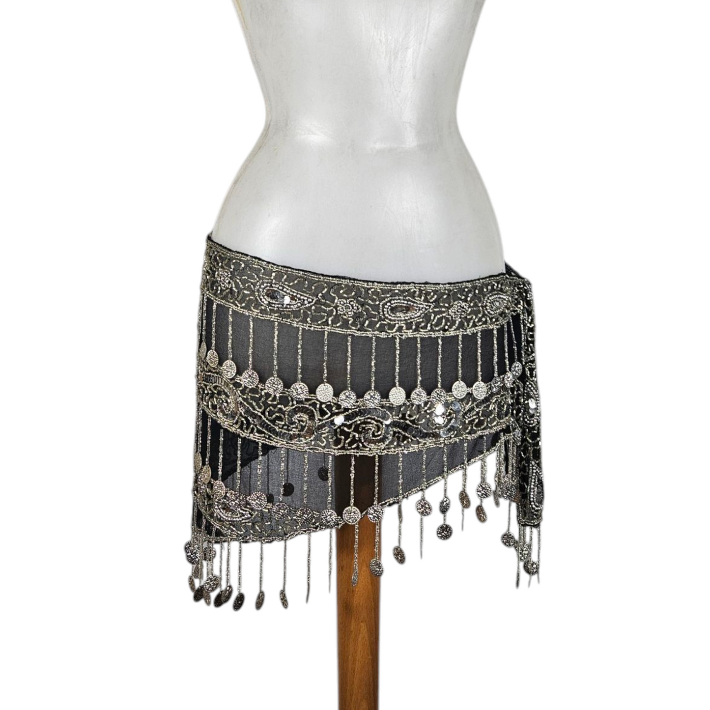 Ceinture en voile brodée de perles et sequins