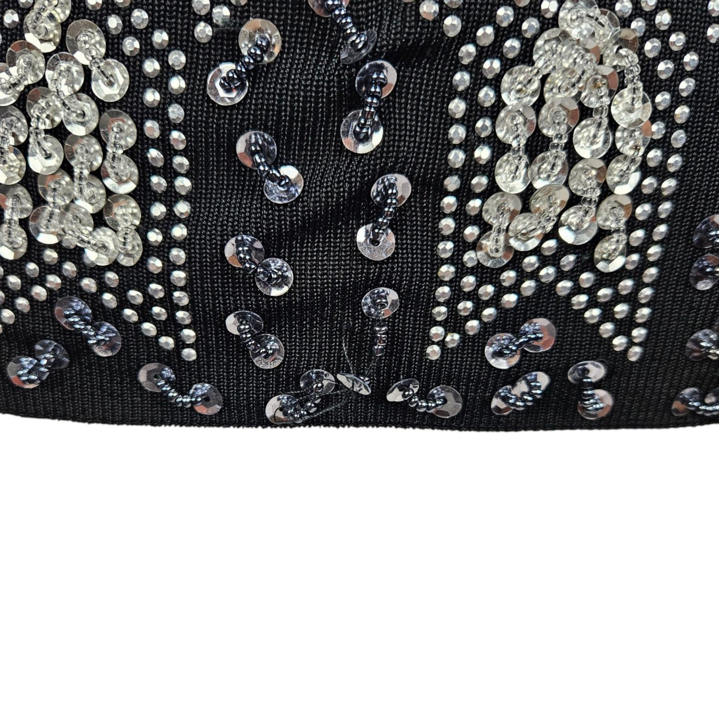 Haut brodé de perles et sequins