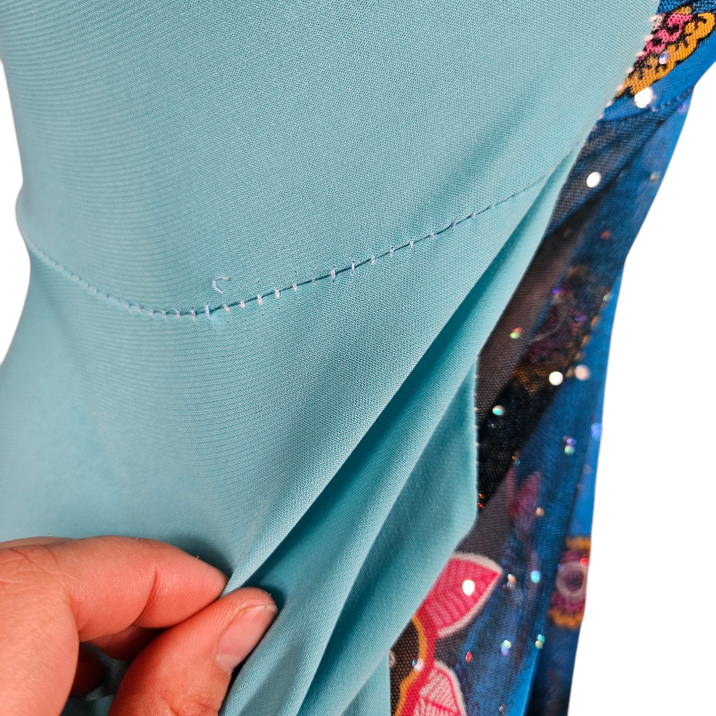 Dos nu voule détails perles