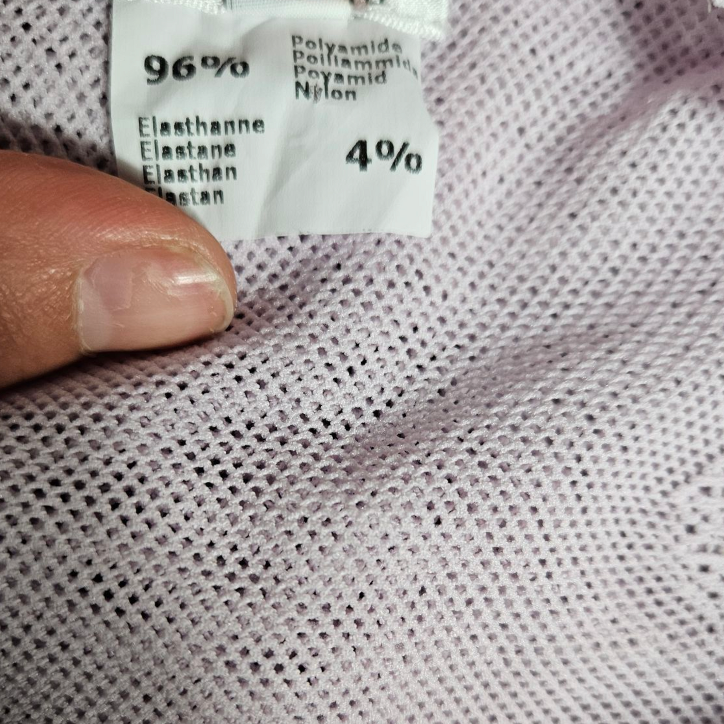 Débardeur tout en dentelle lilas