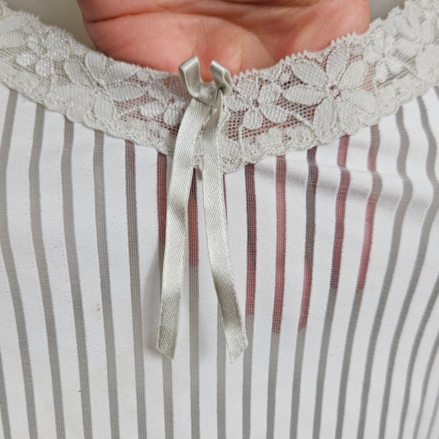 Débardeur esprit lingerie en voile